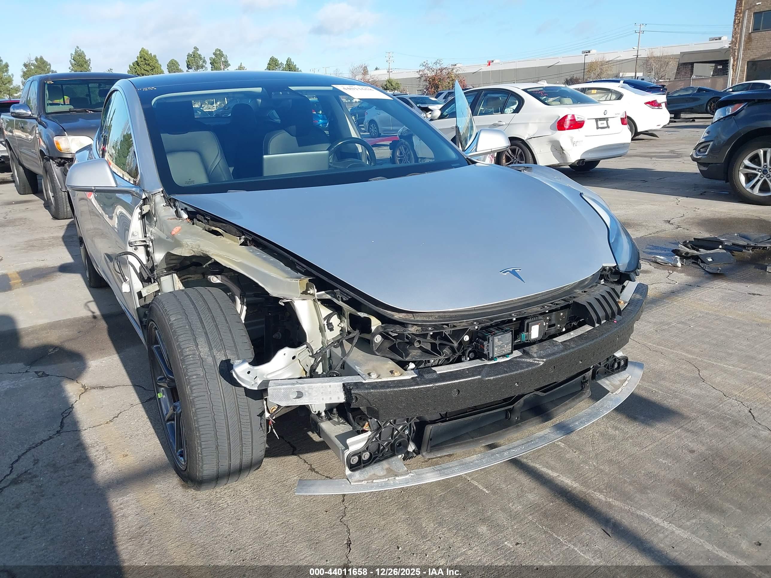 TESLA MODEL image 6