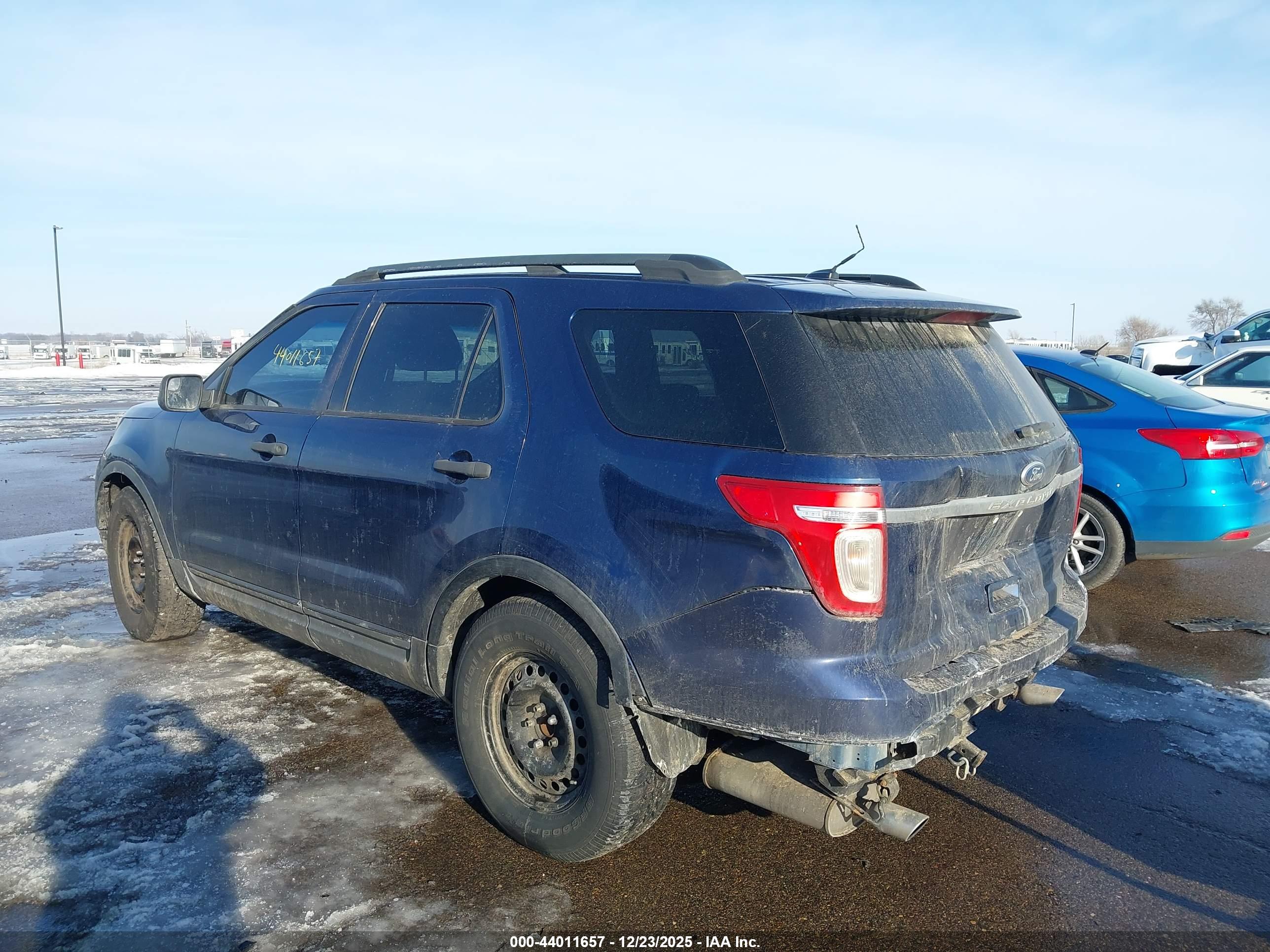 FORD EXPLORER image 3