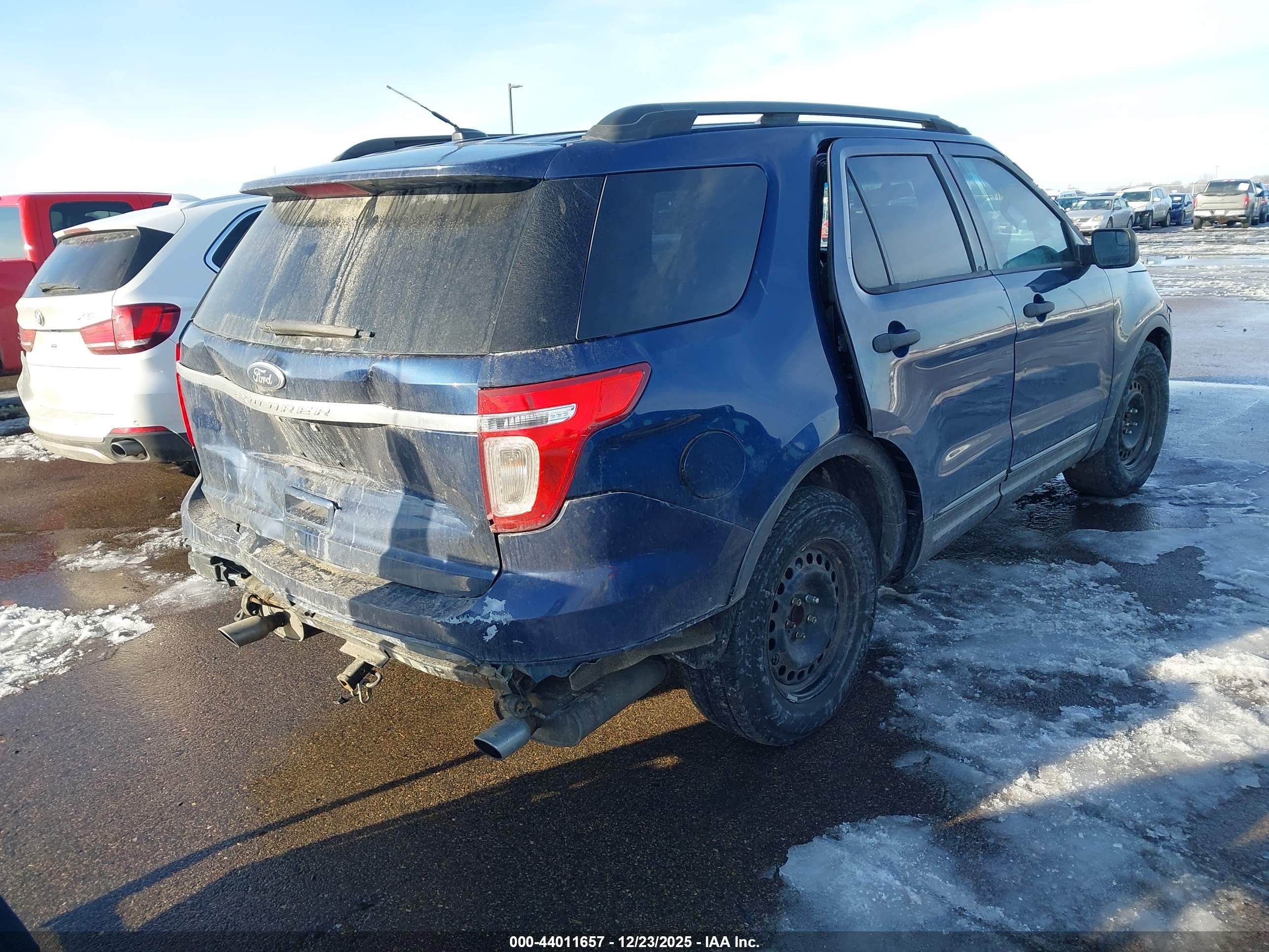 FORD EXPLORER image 4