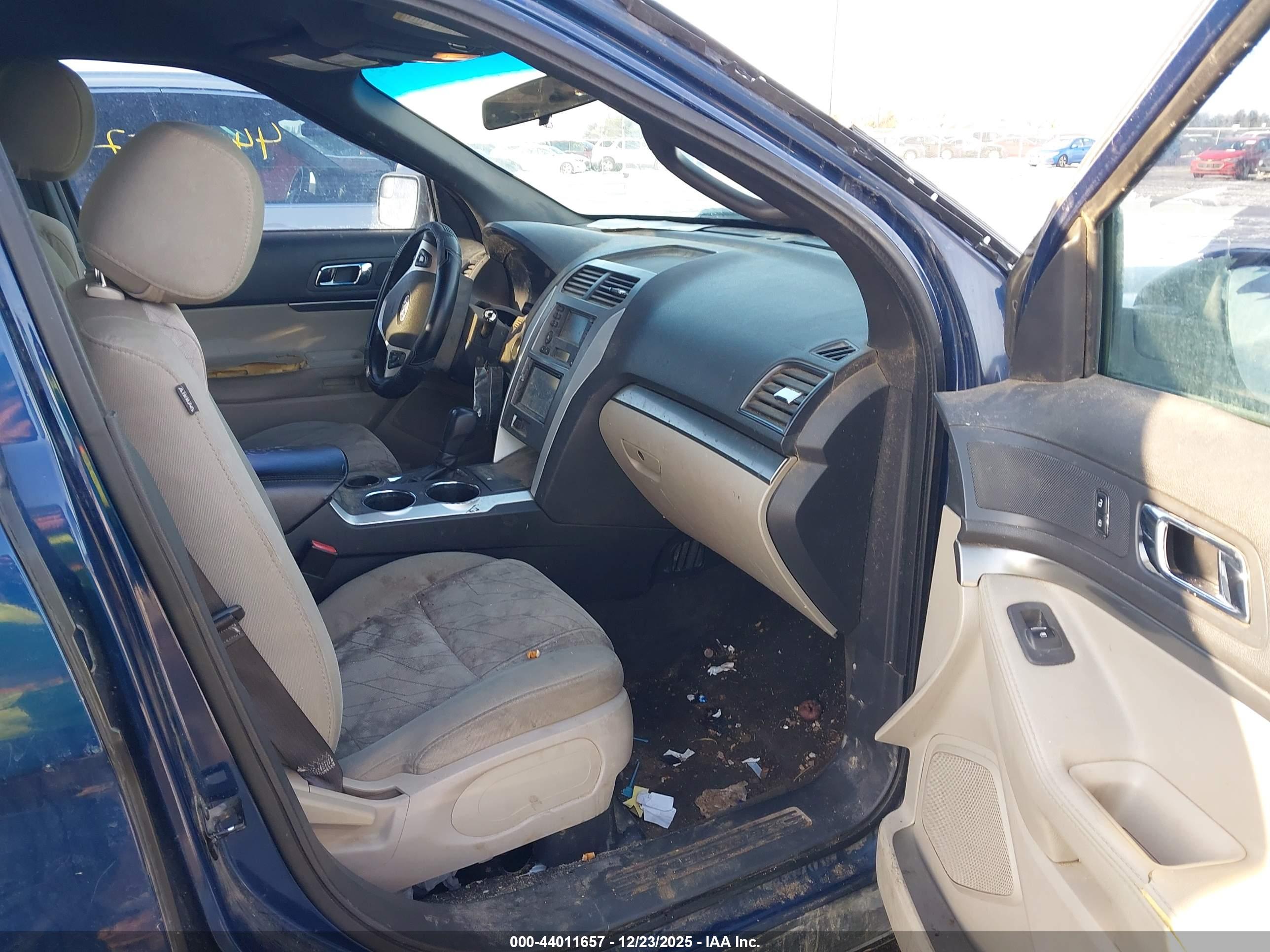 FORD EXPLORER image 5
