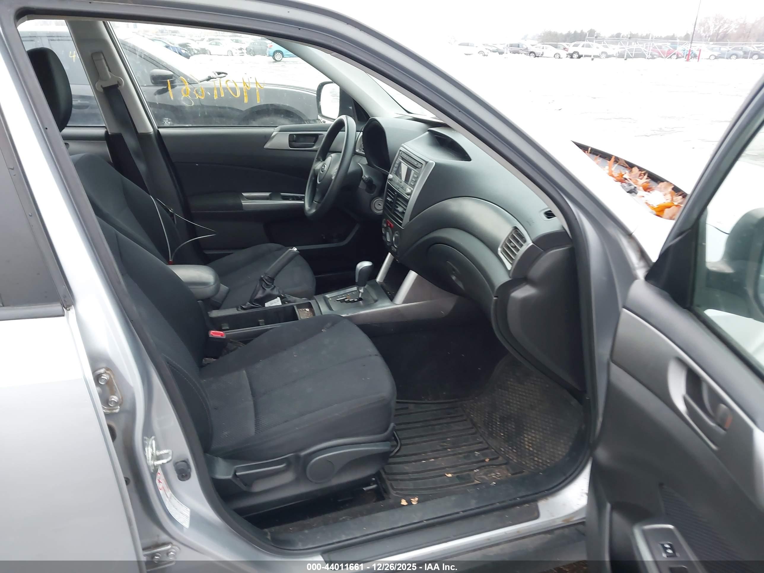 SUBARU FORESTER image 5