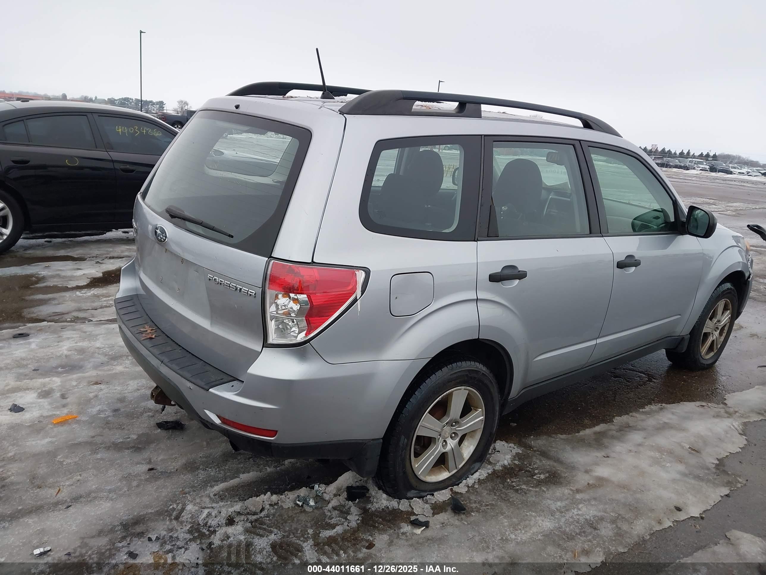 SUBARU FORESTER image 6