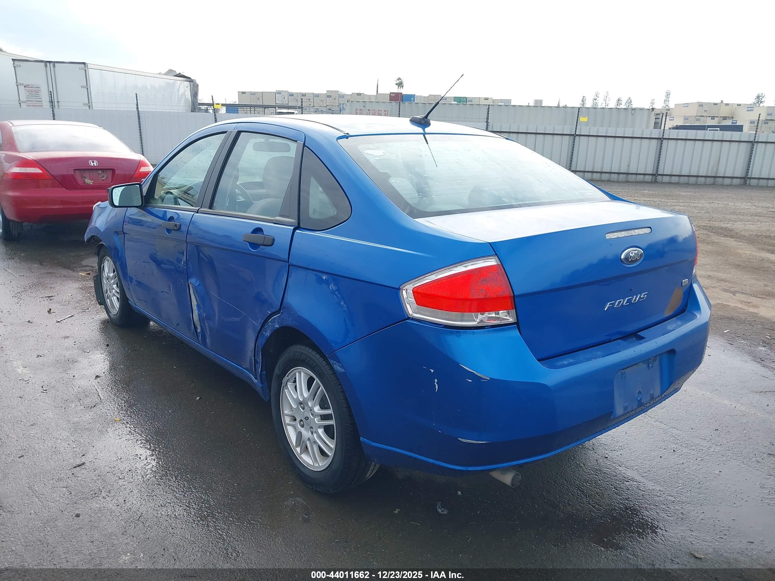 FORD FOCUS image 3
