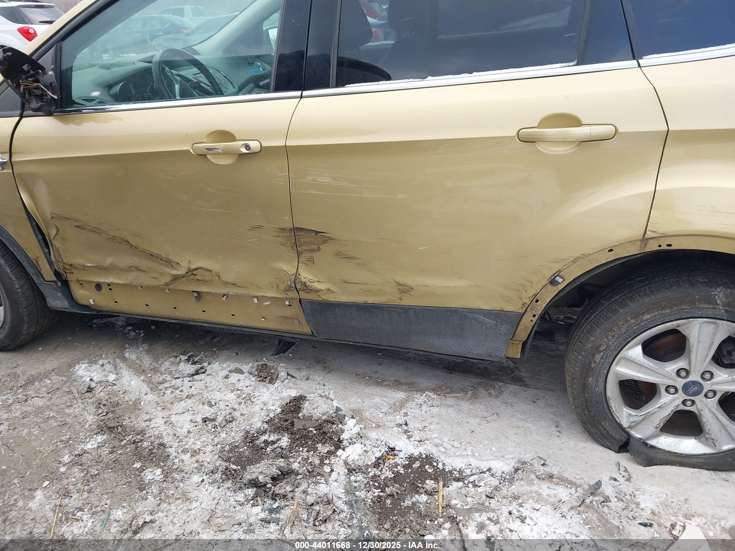FORD ESCAPE image 6