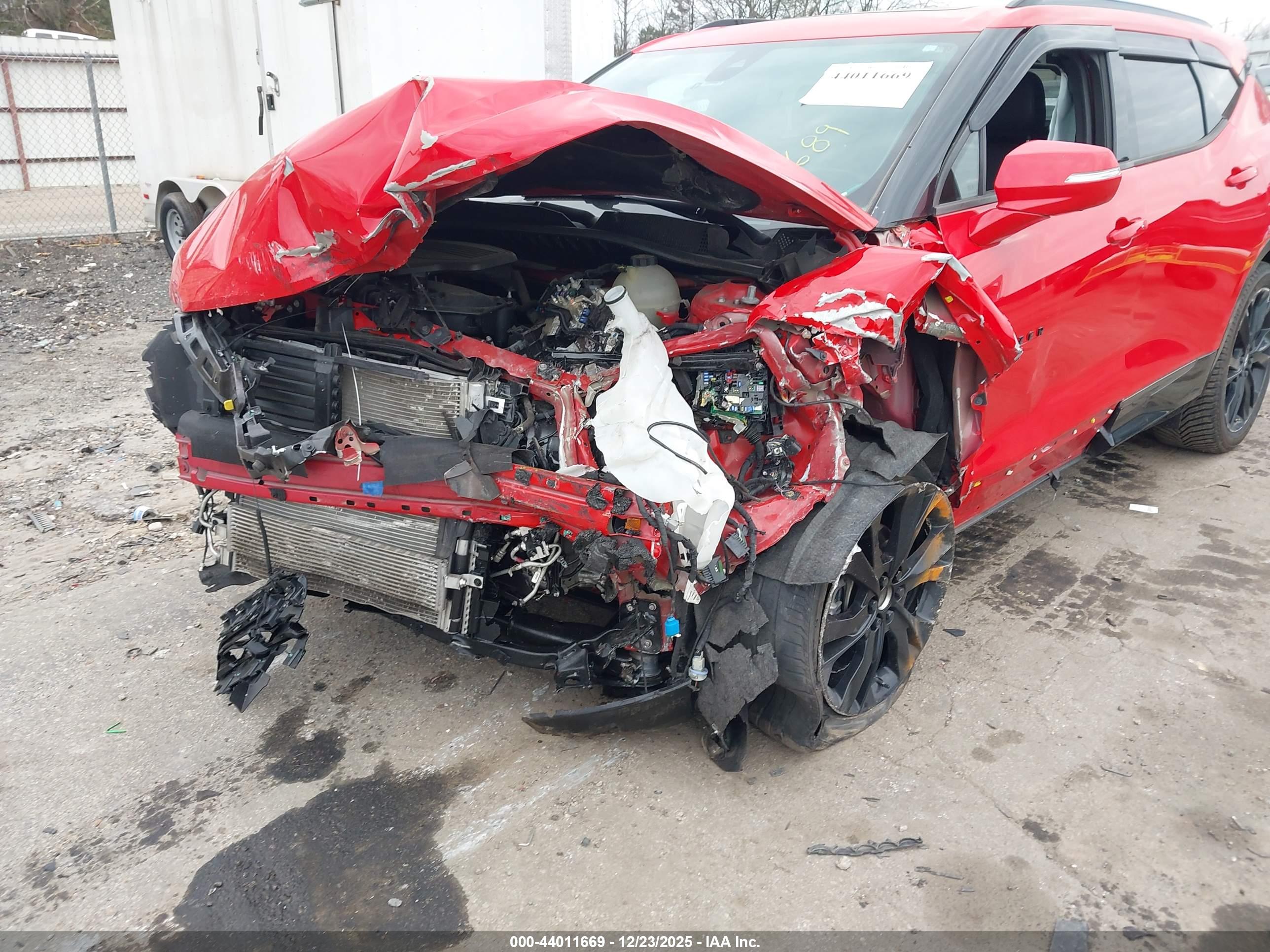 CHEVROLET BLAZER image 6
