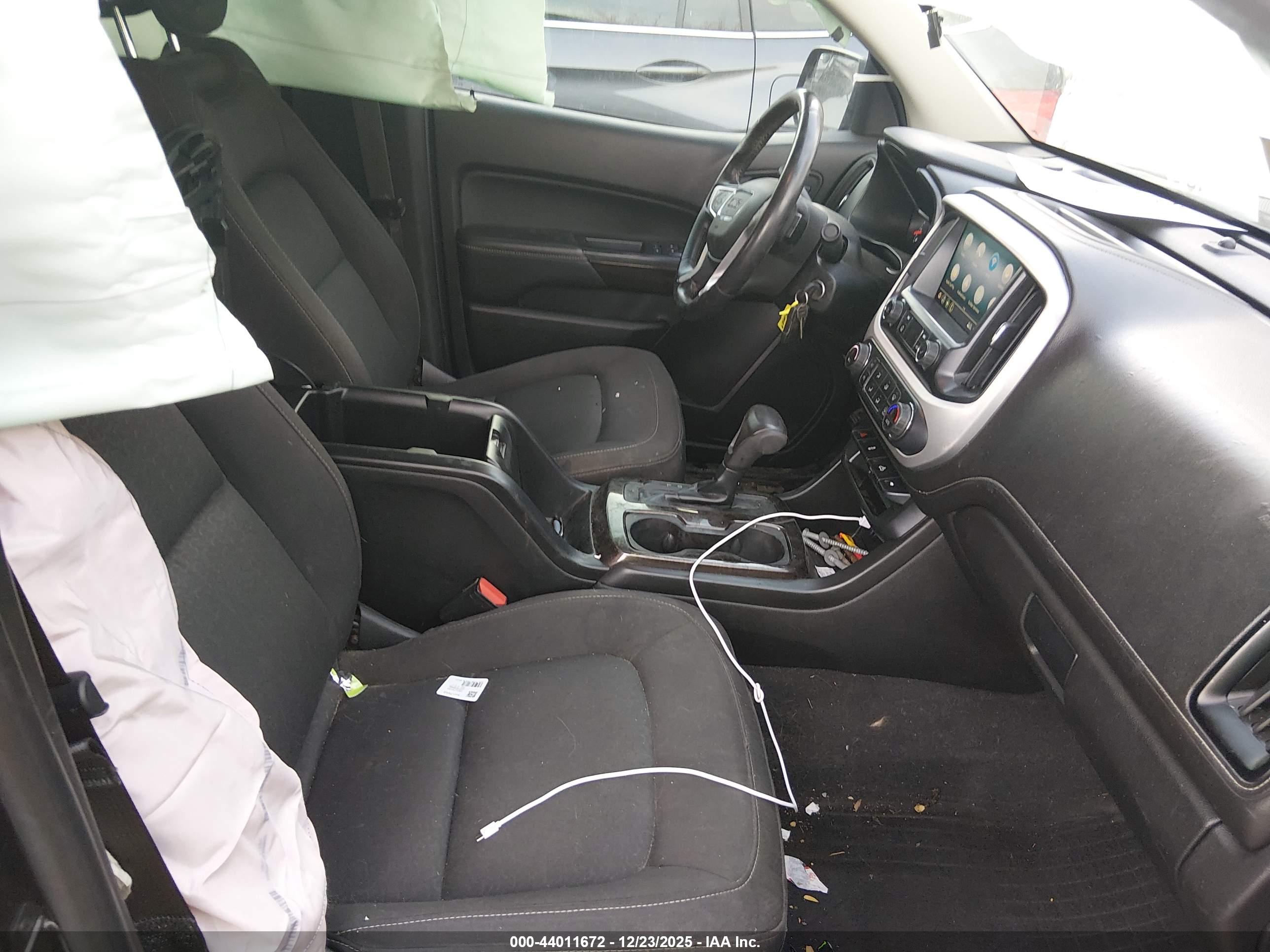 GMC CANYON image 5