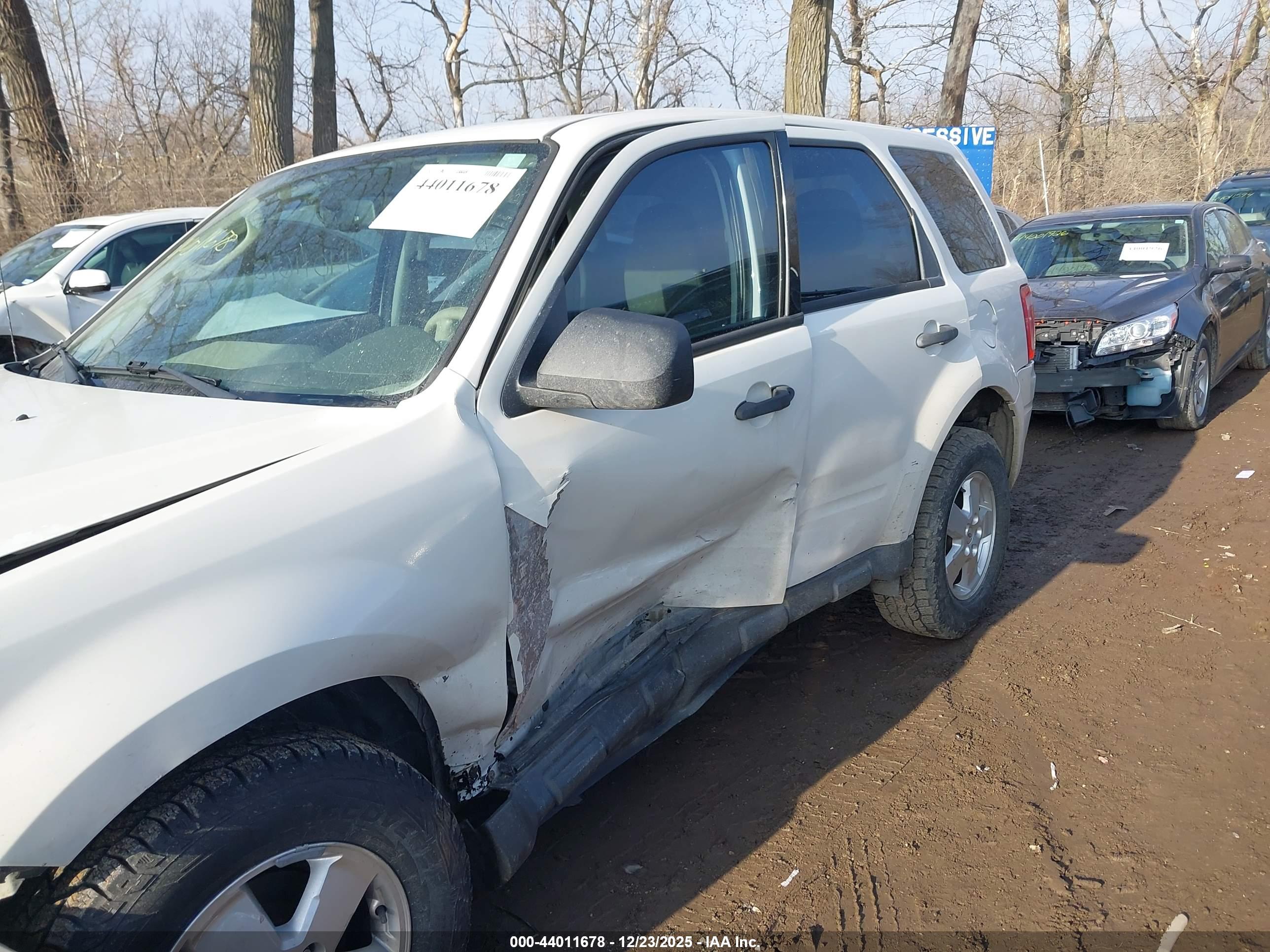 FORD ESCAPE image 6