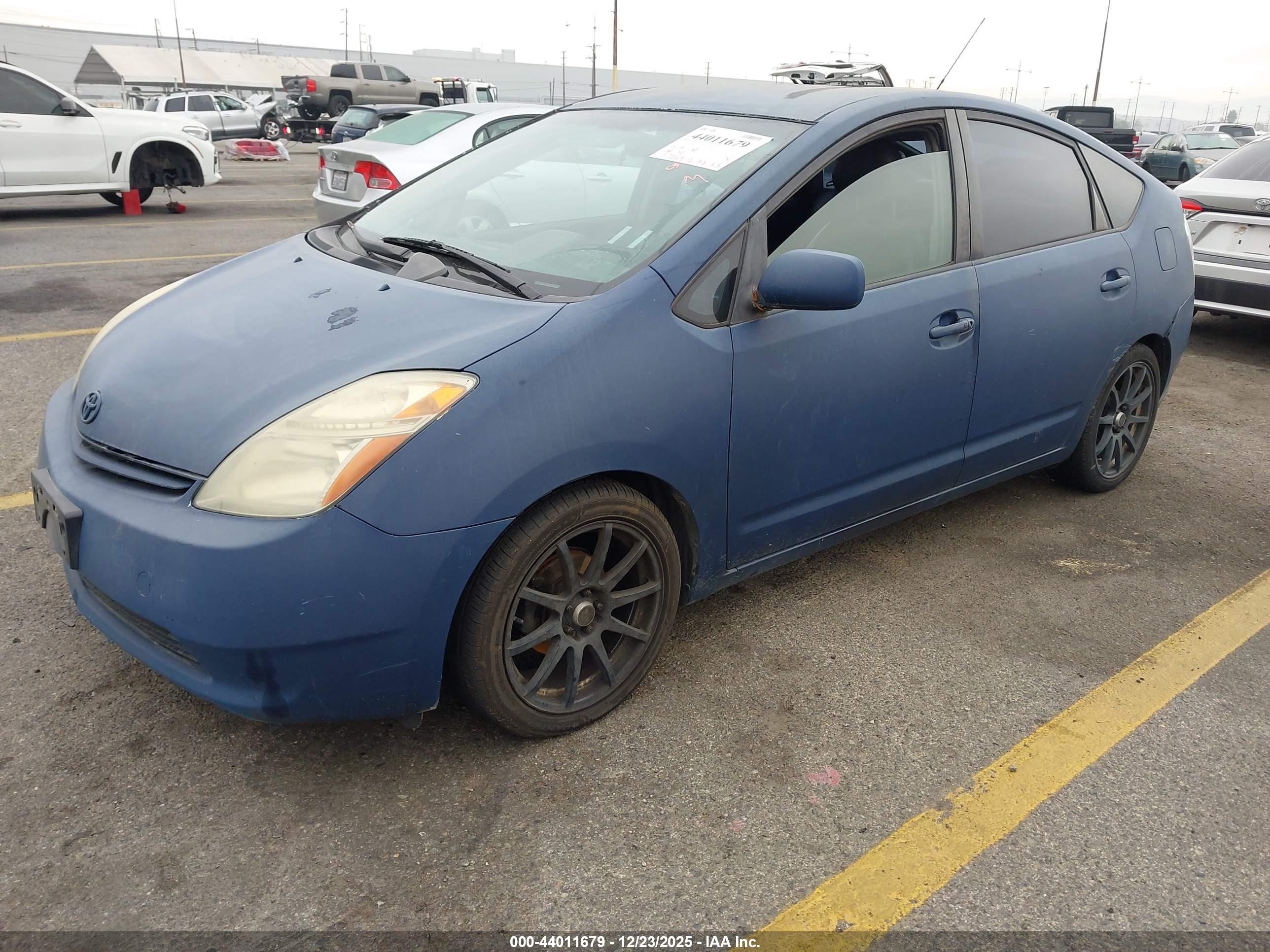 TOYOTA PRIUS image 2
