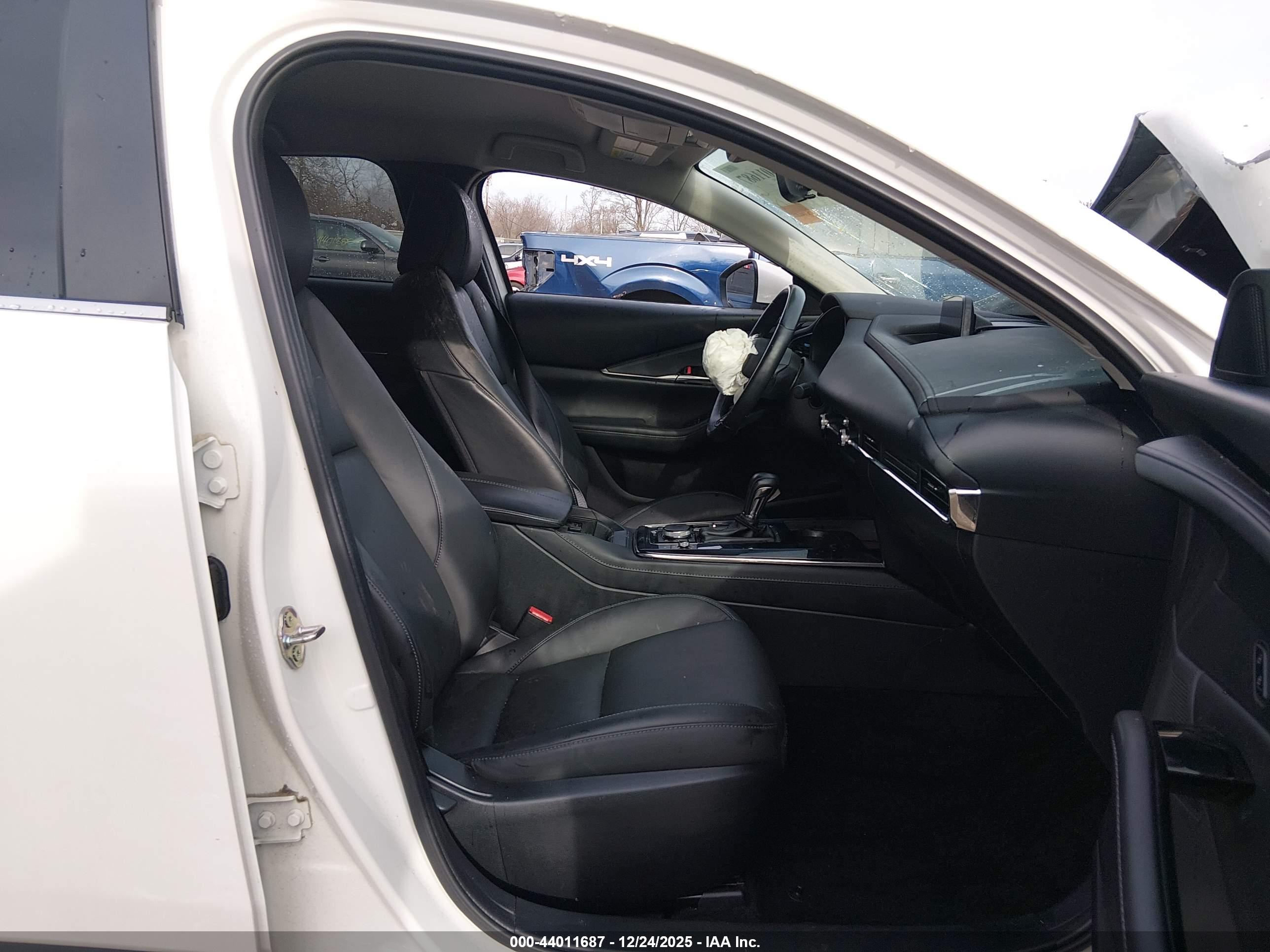 MAZDA CX-30 image 5
