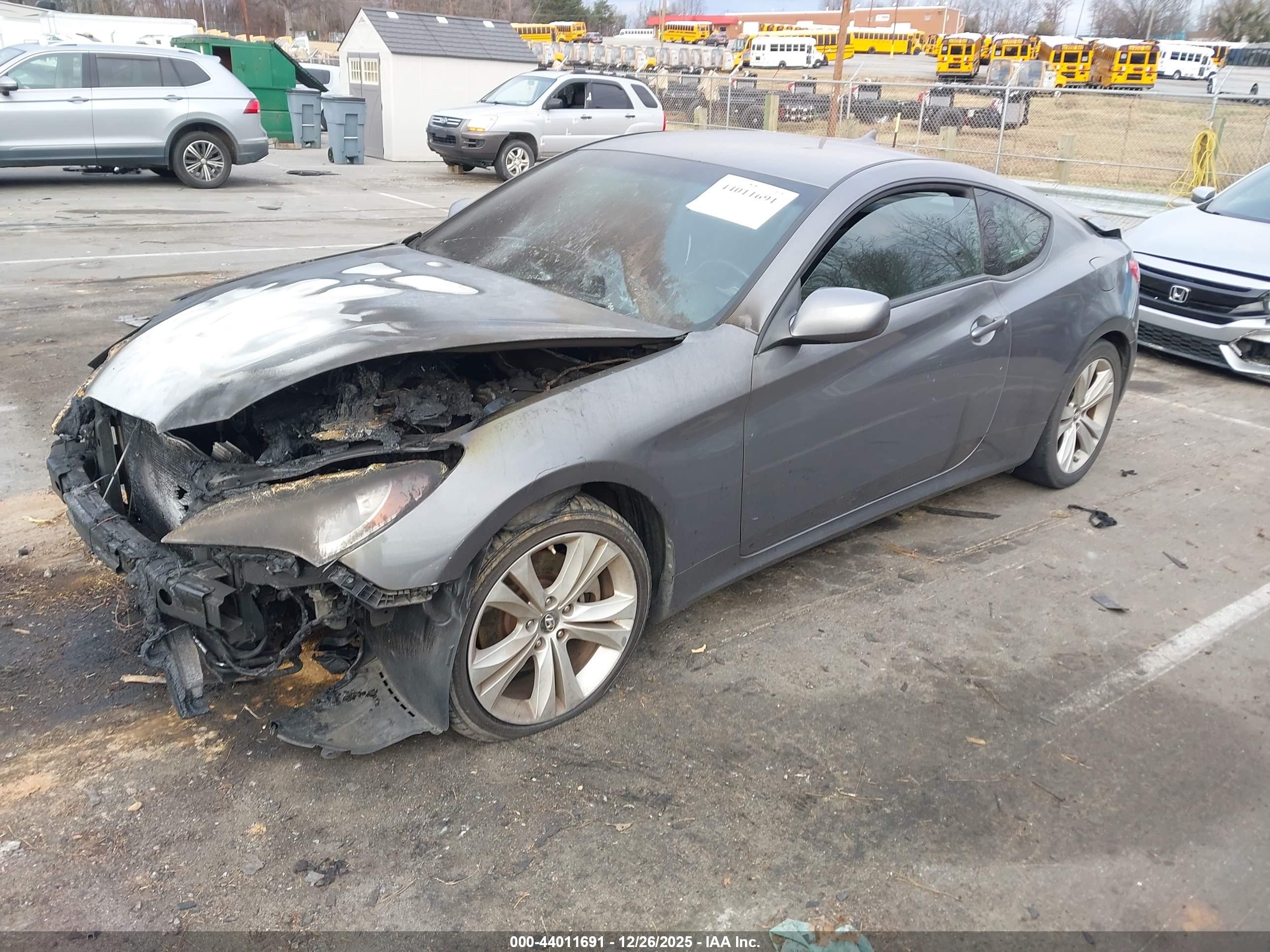 HYUNDAI GENESIS image 2