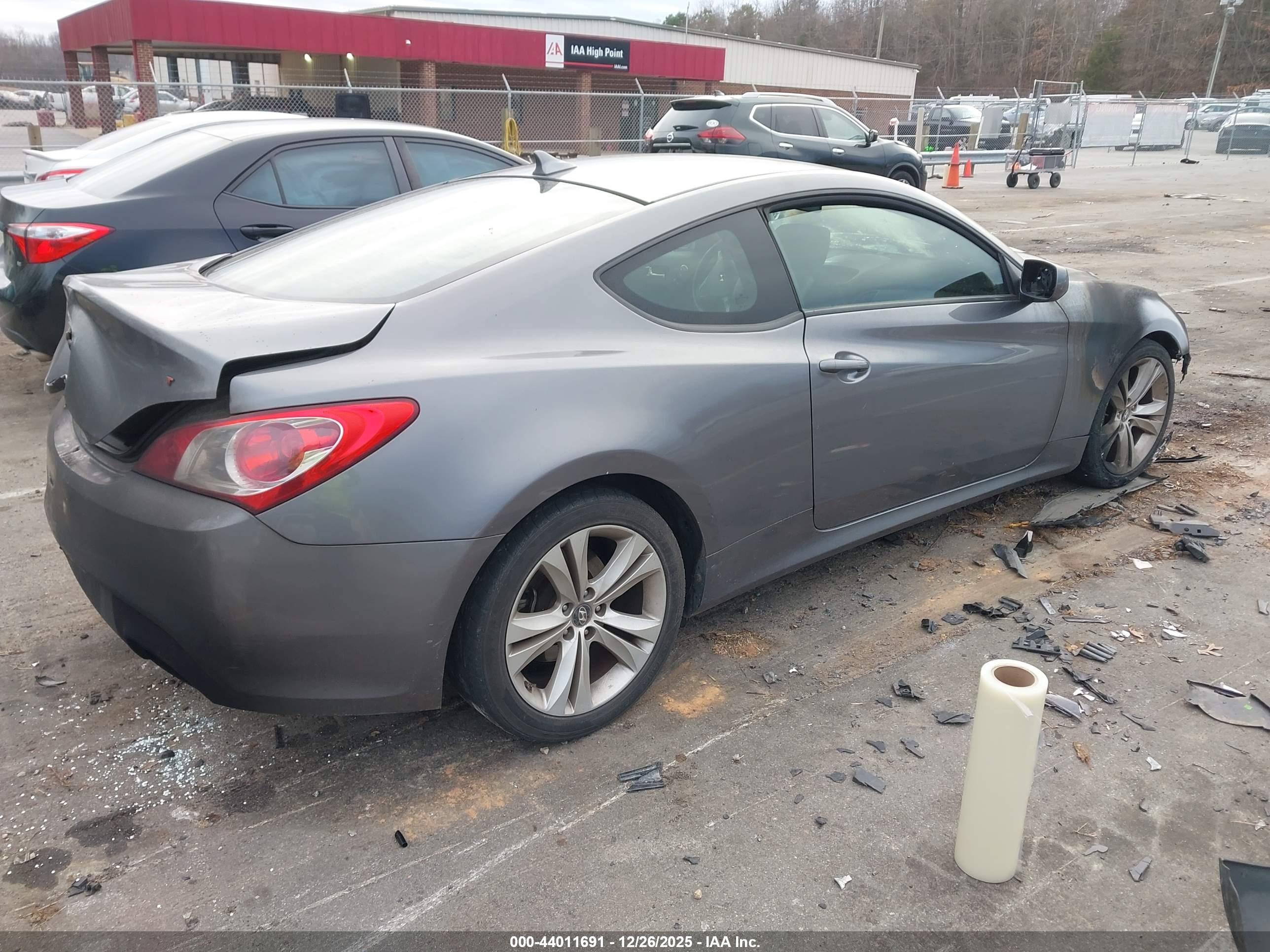 HYUNDAI GENESIS image 4