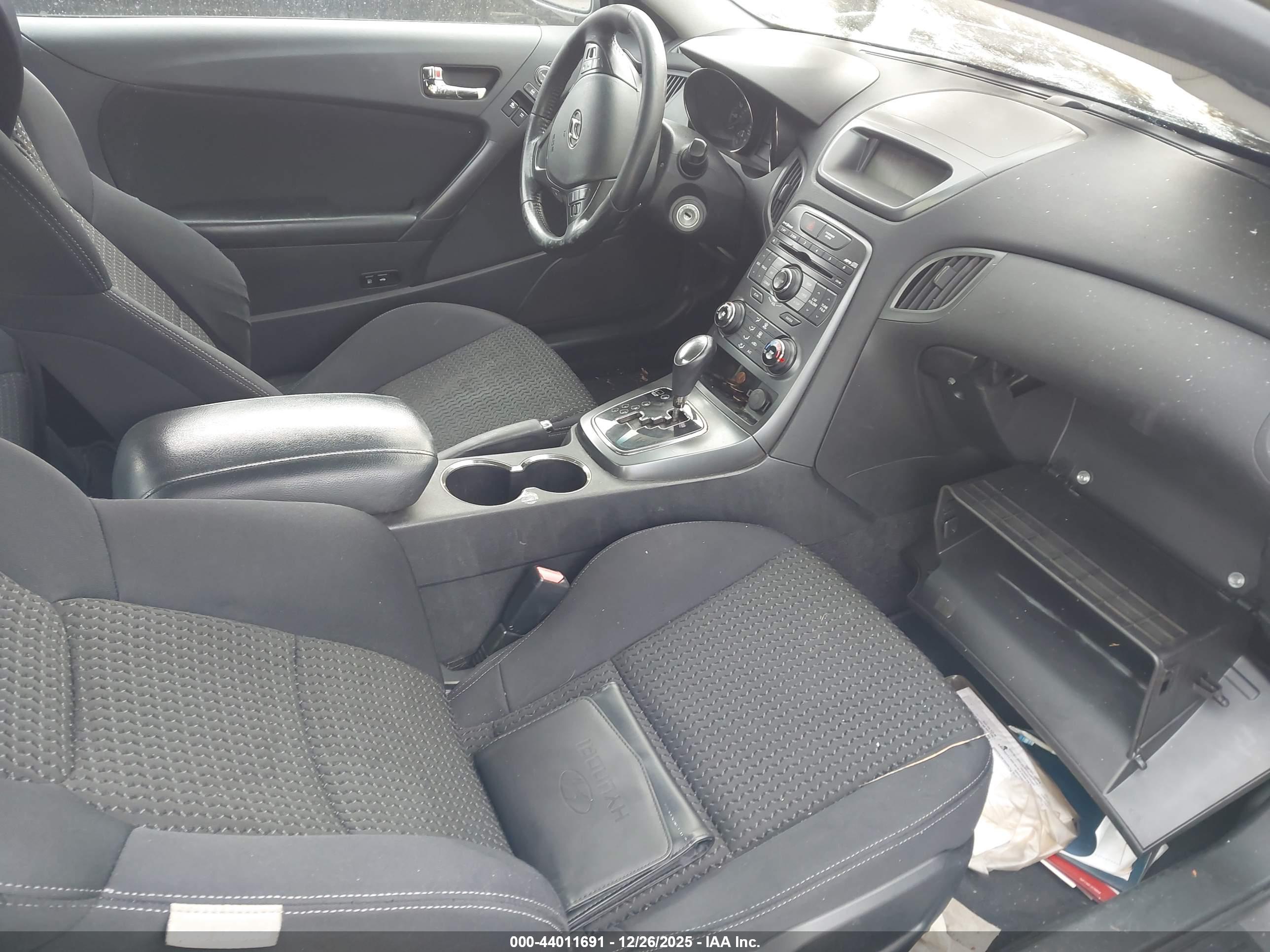 HYUNDAI GENESIS image 5
