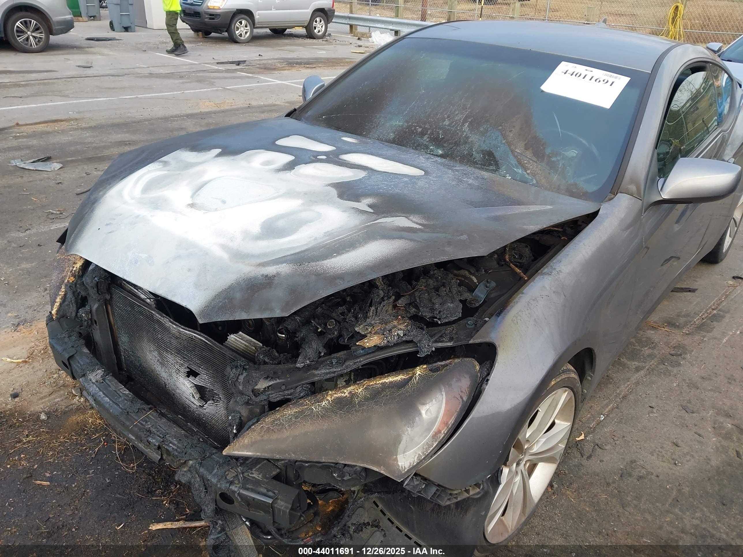 HYUNDAI GENESIS image 6