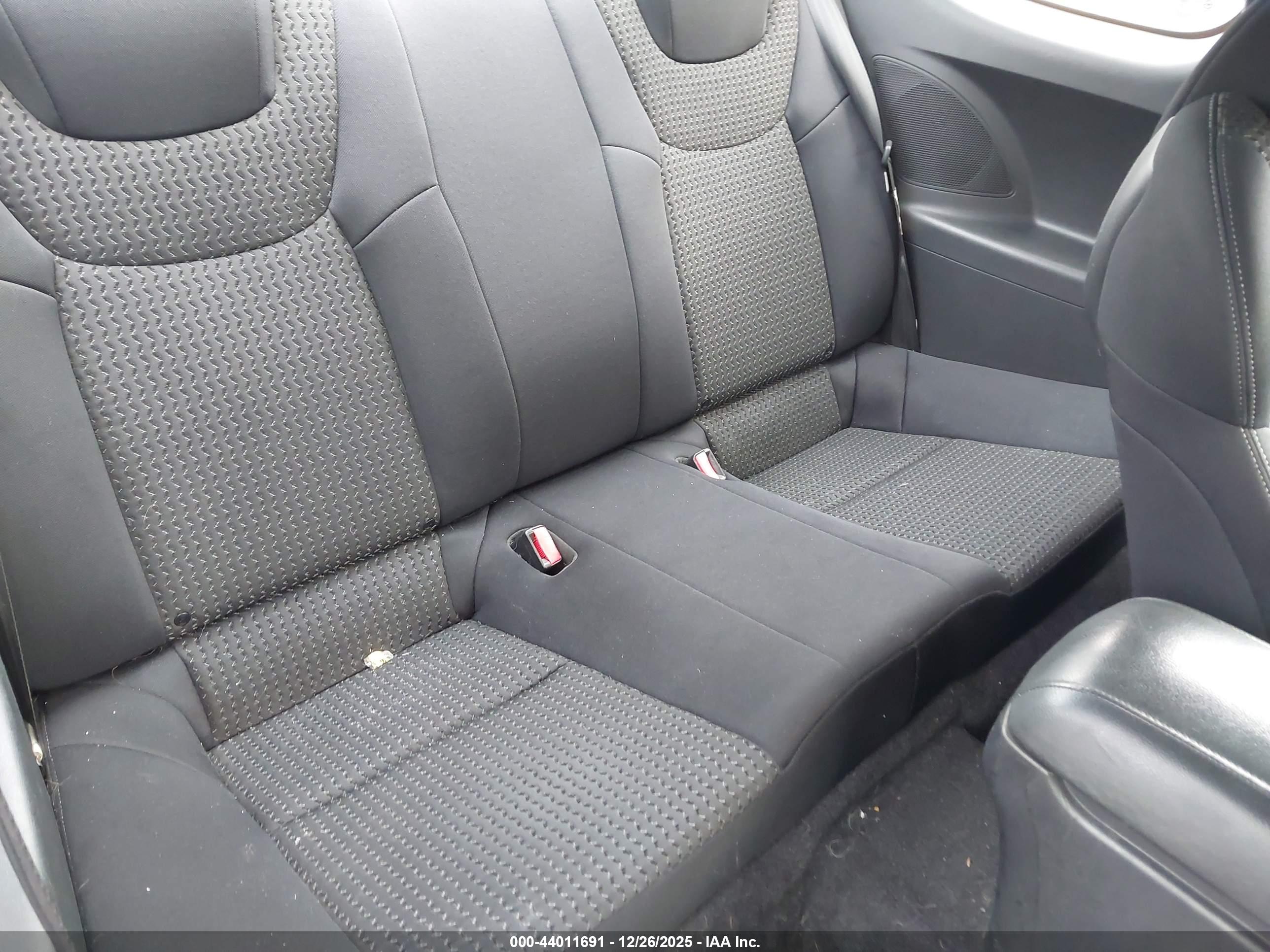 HYUNDAI GENESIS image 8