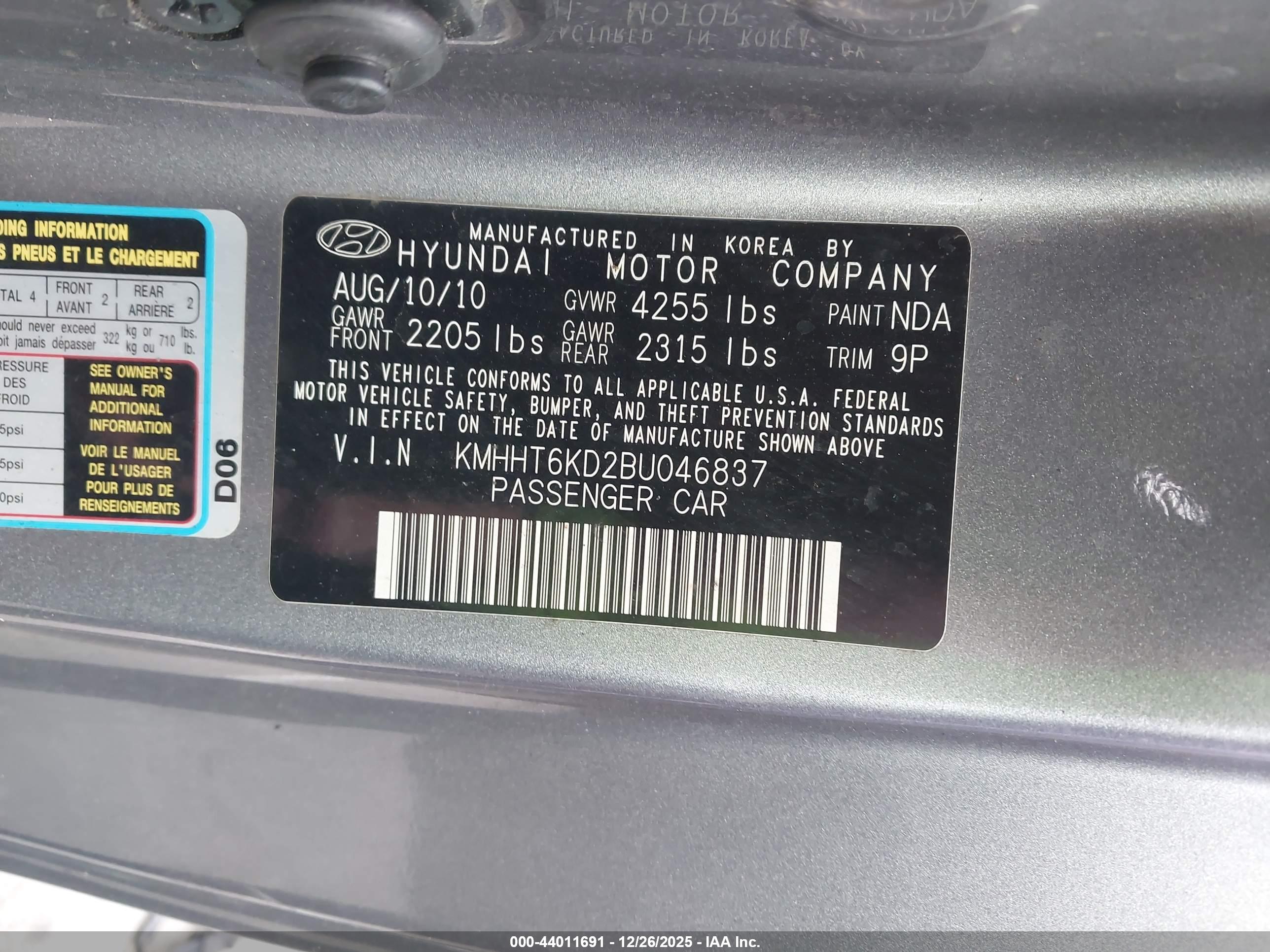 HYUNDAI GENESIS image 9