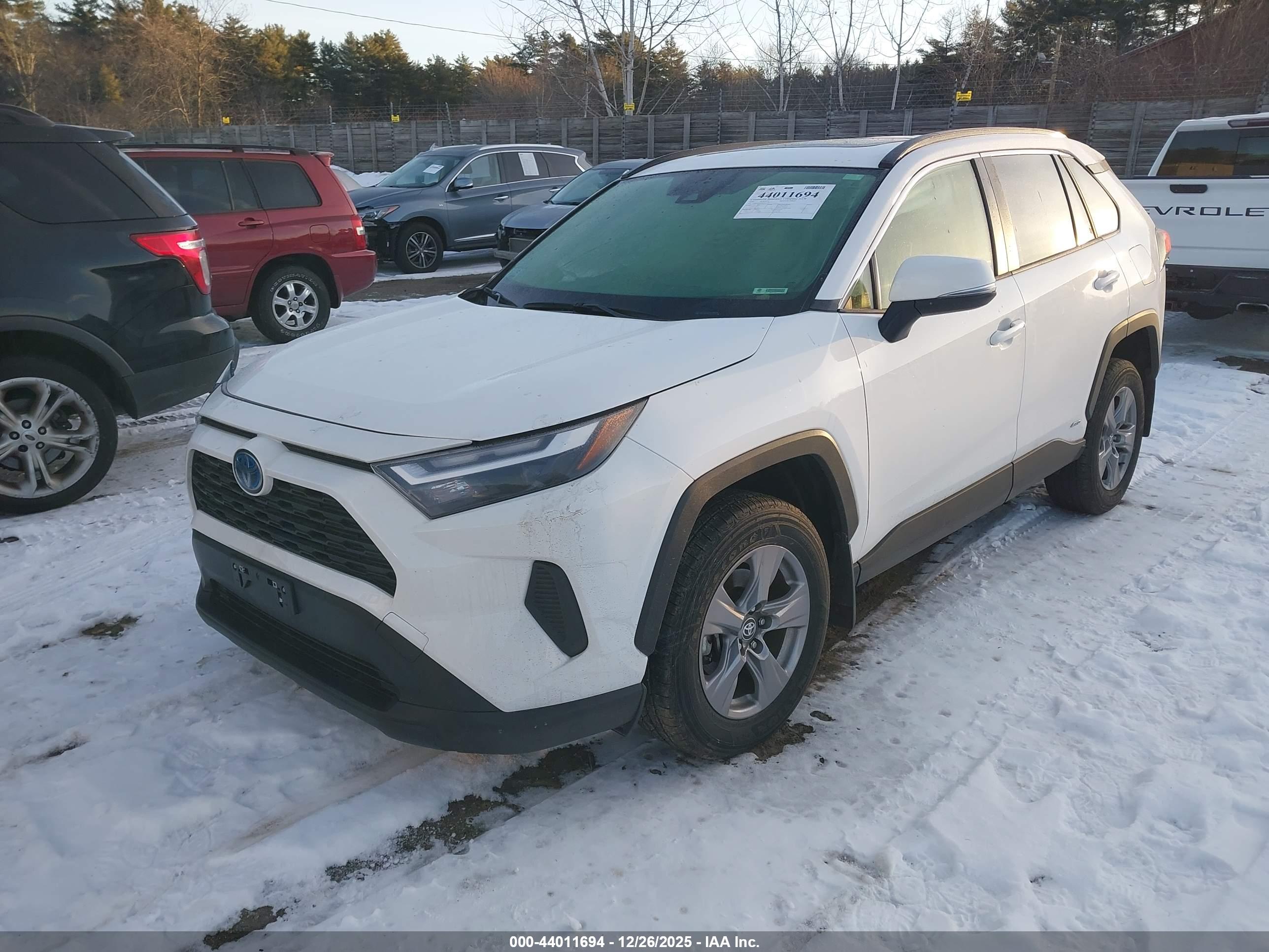 TOYOTA RAV4 image 2
