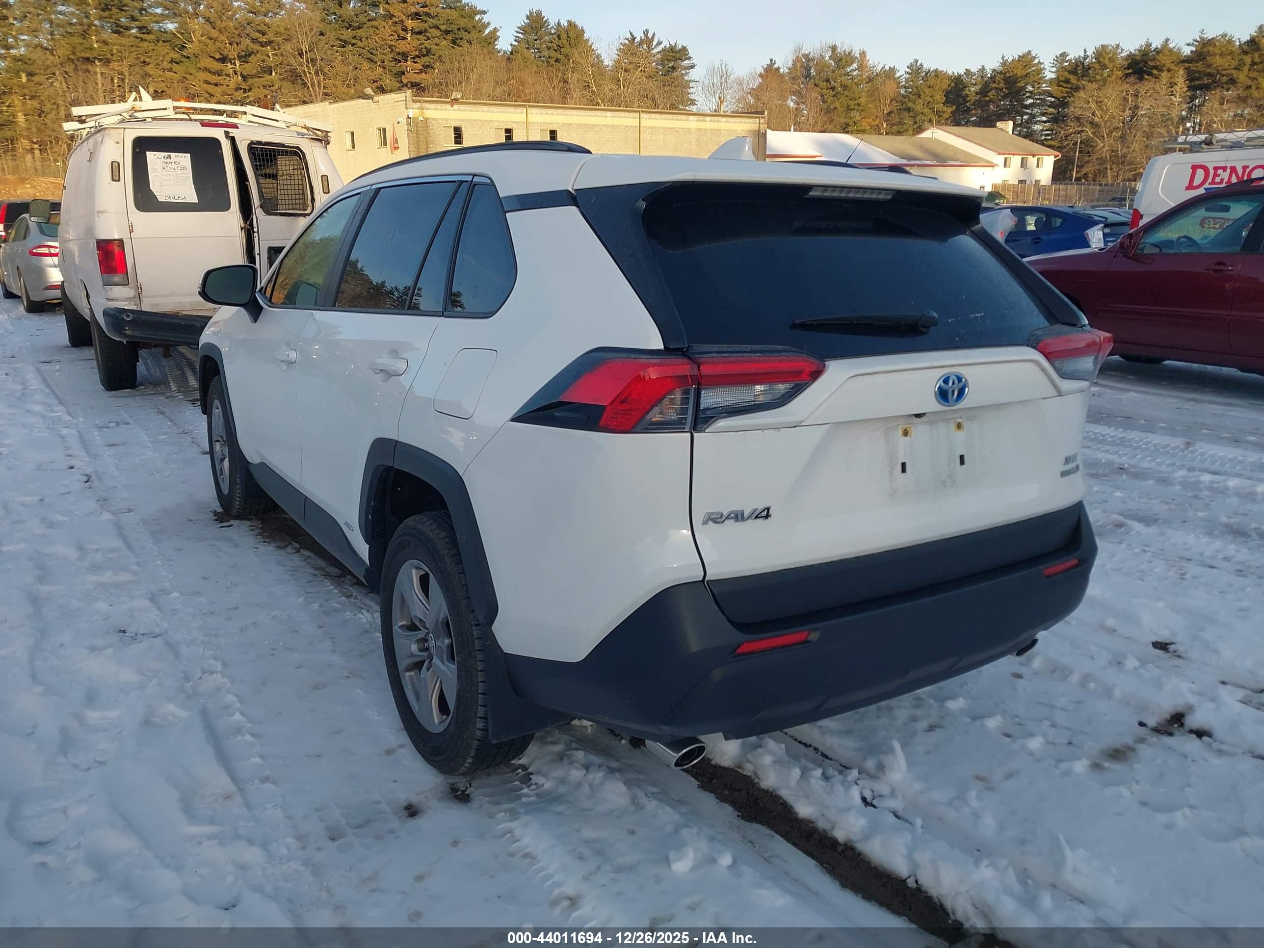 TOYOTA RAV4 image 3