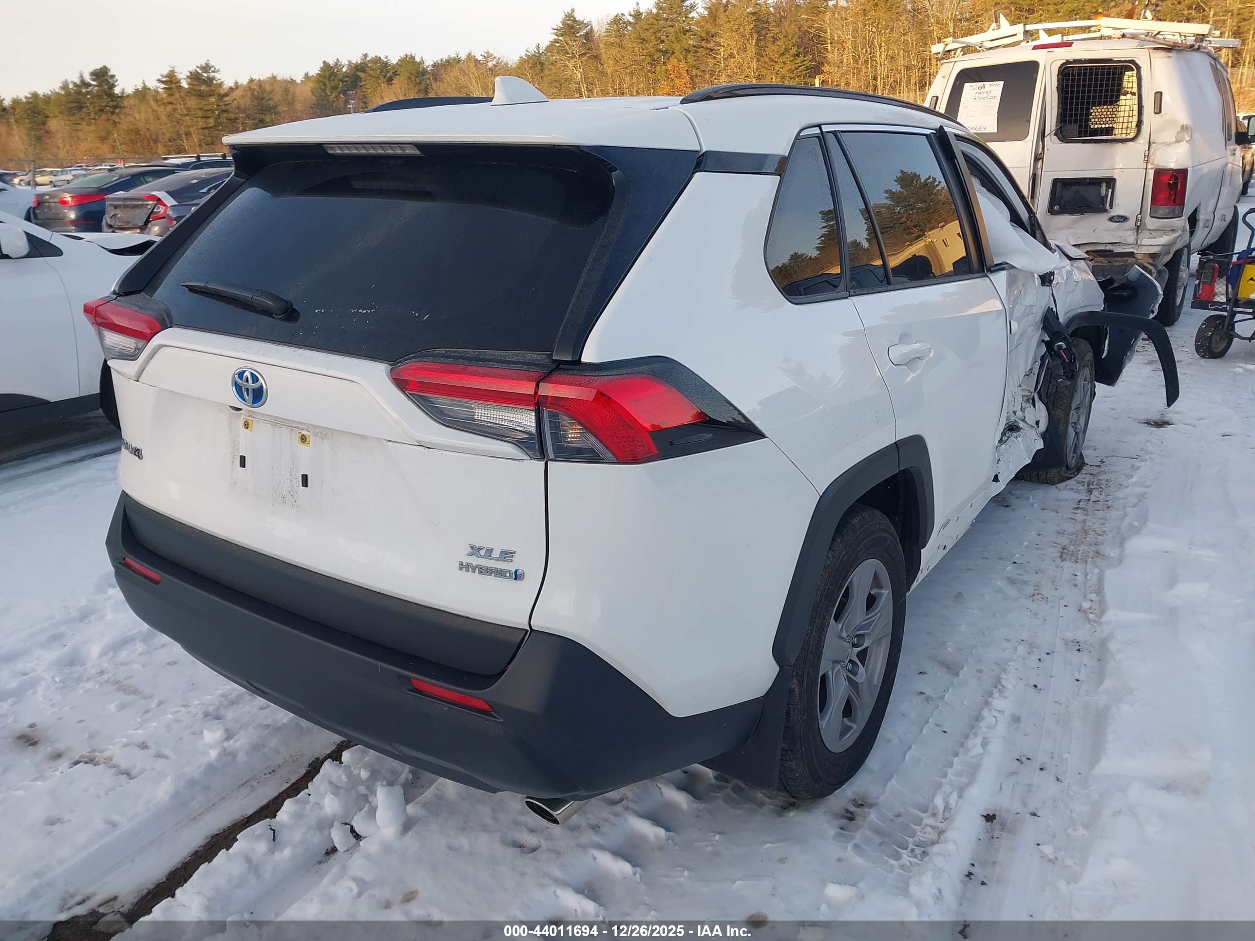 TOYOTA RAV4 image 4