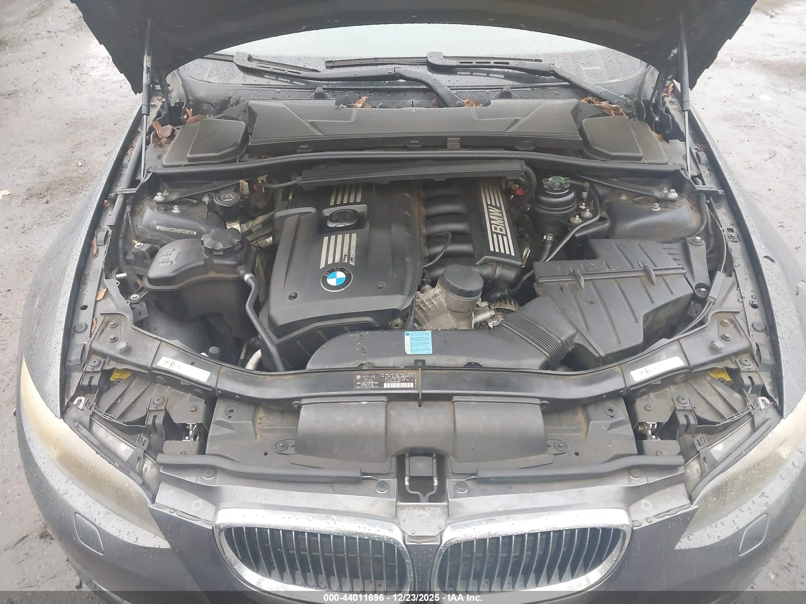 BMW 328XI image 10