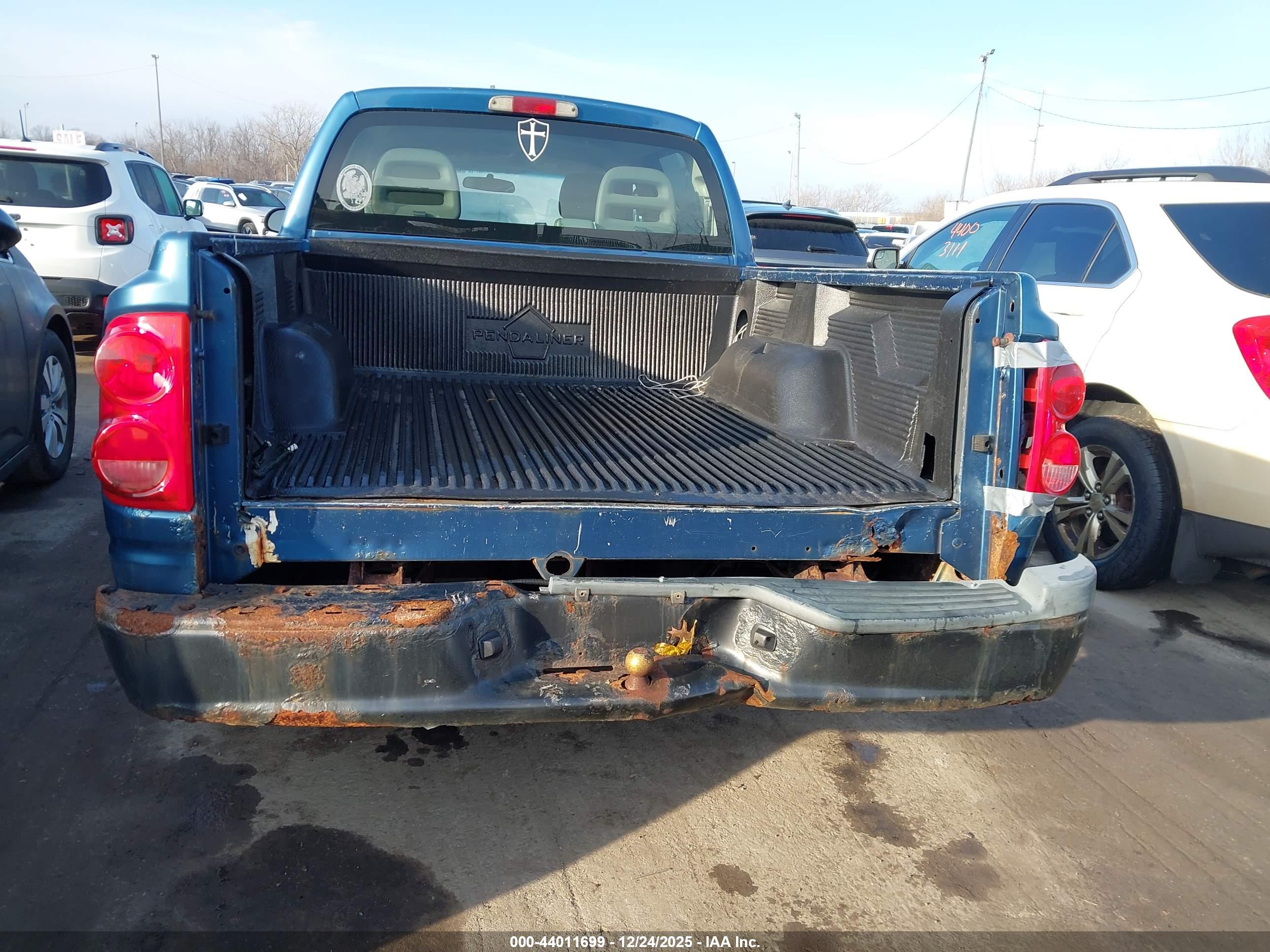 DODGE DAKOTA image 6