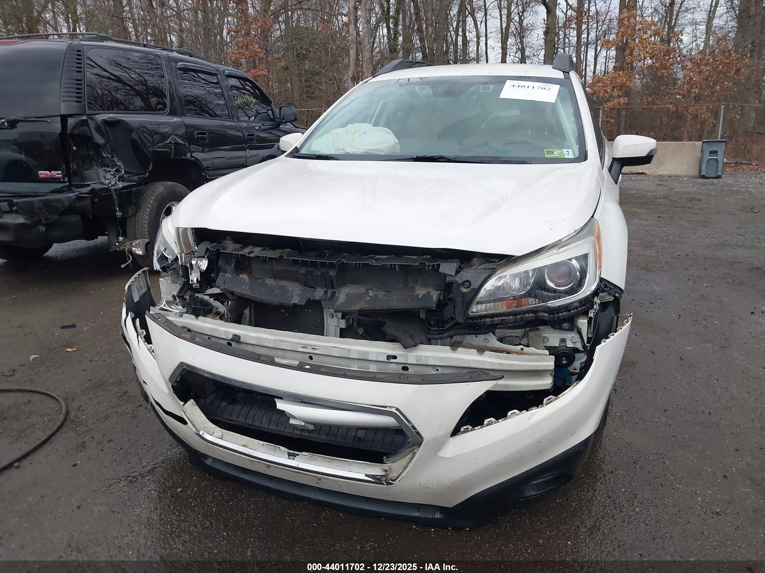 SUBARU OUTBACK image 6