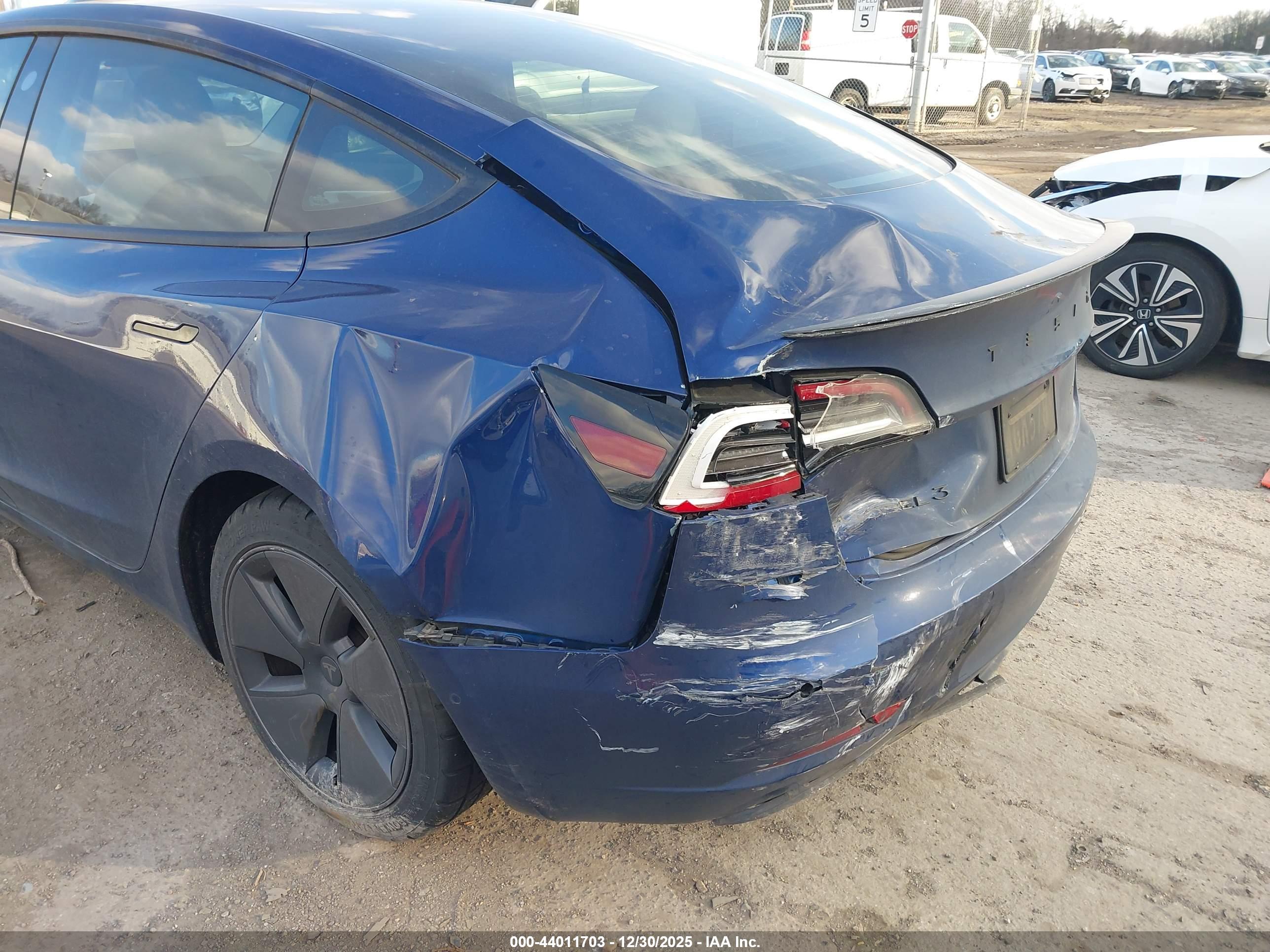 TESLA MODEL image 6