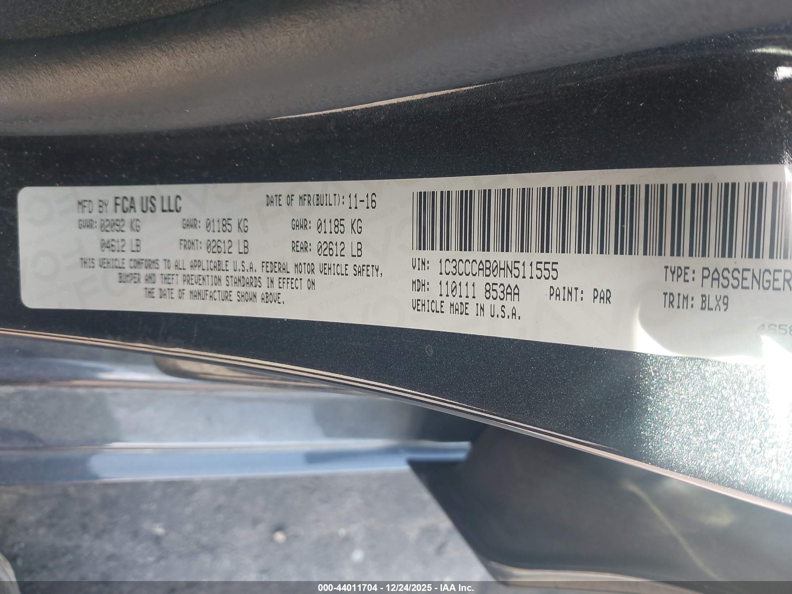CHRYSLER 200 image 9