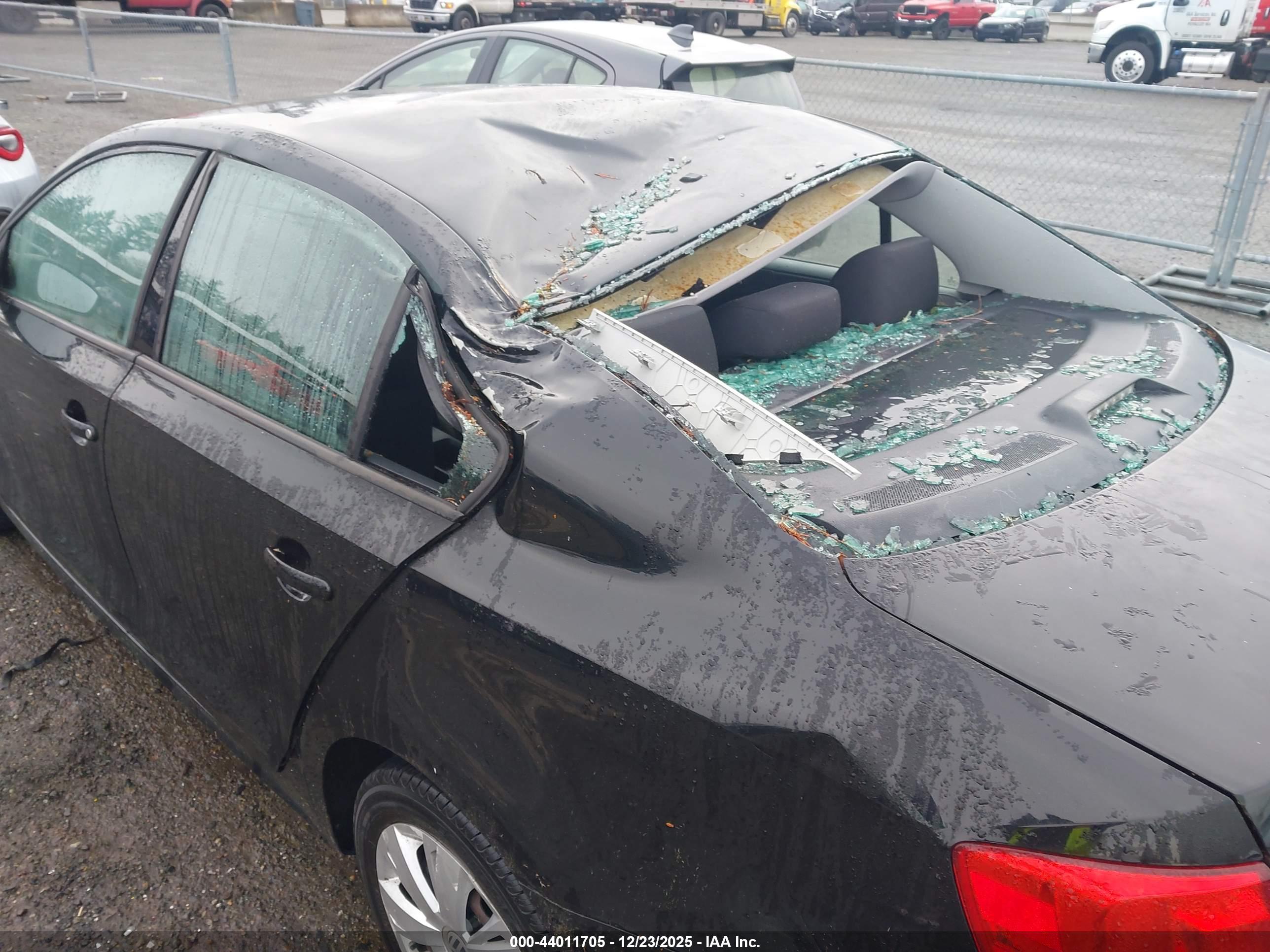 VOLKSWAGEN JETTA image 6