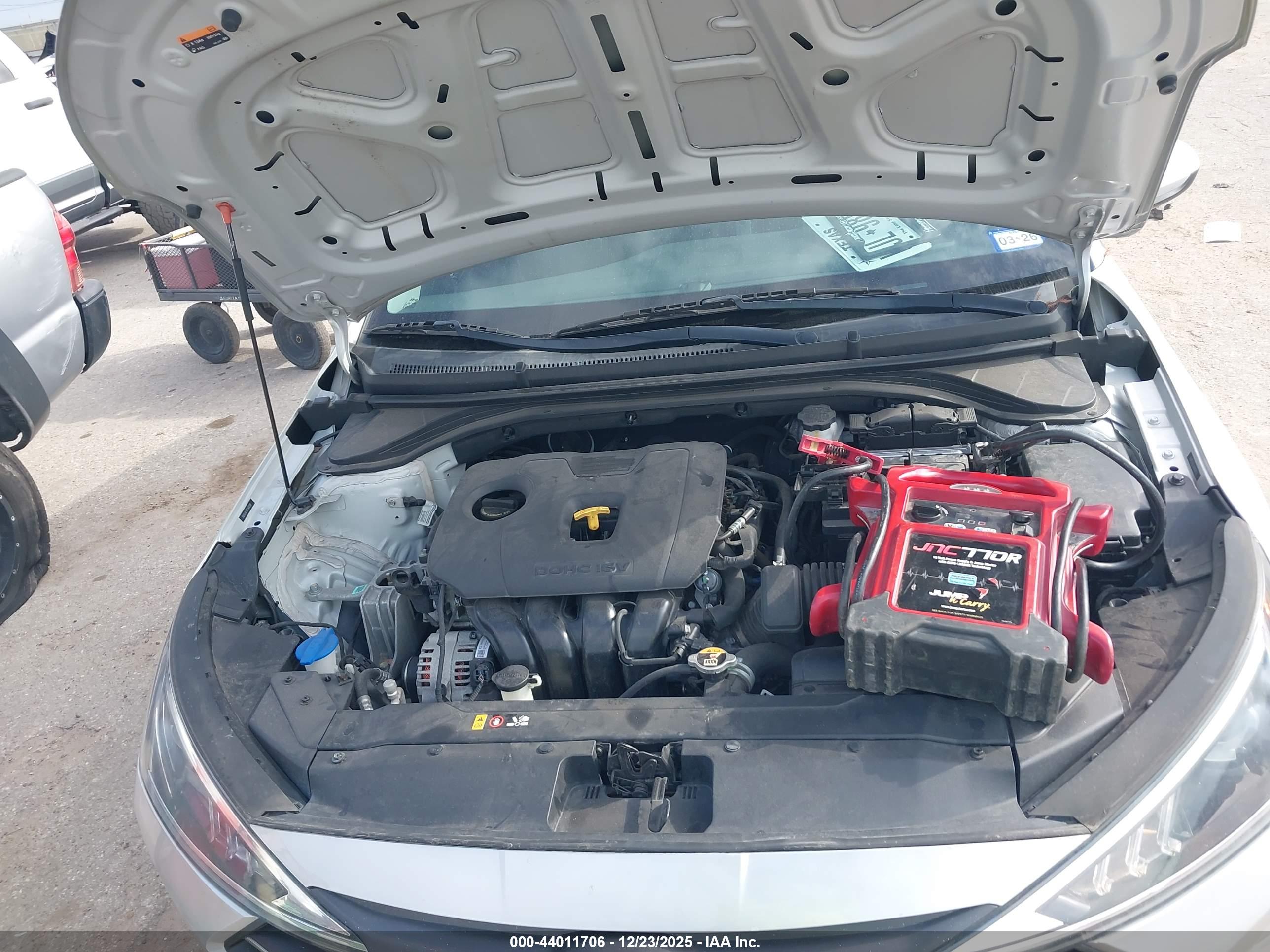 HYUNDAI ELANTRA image 10