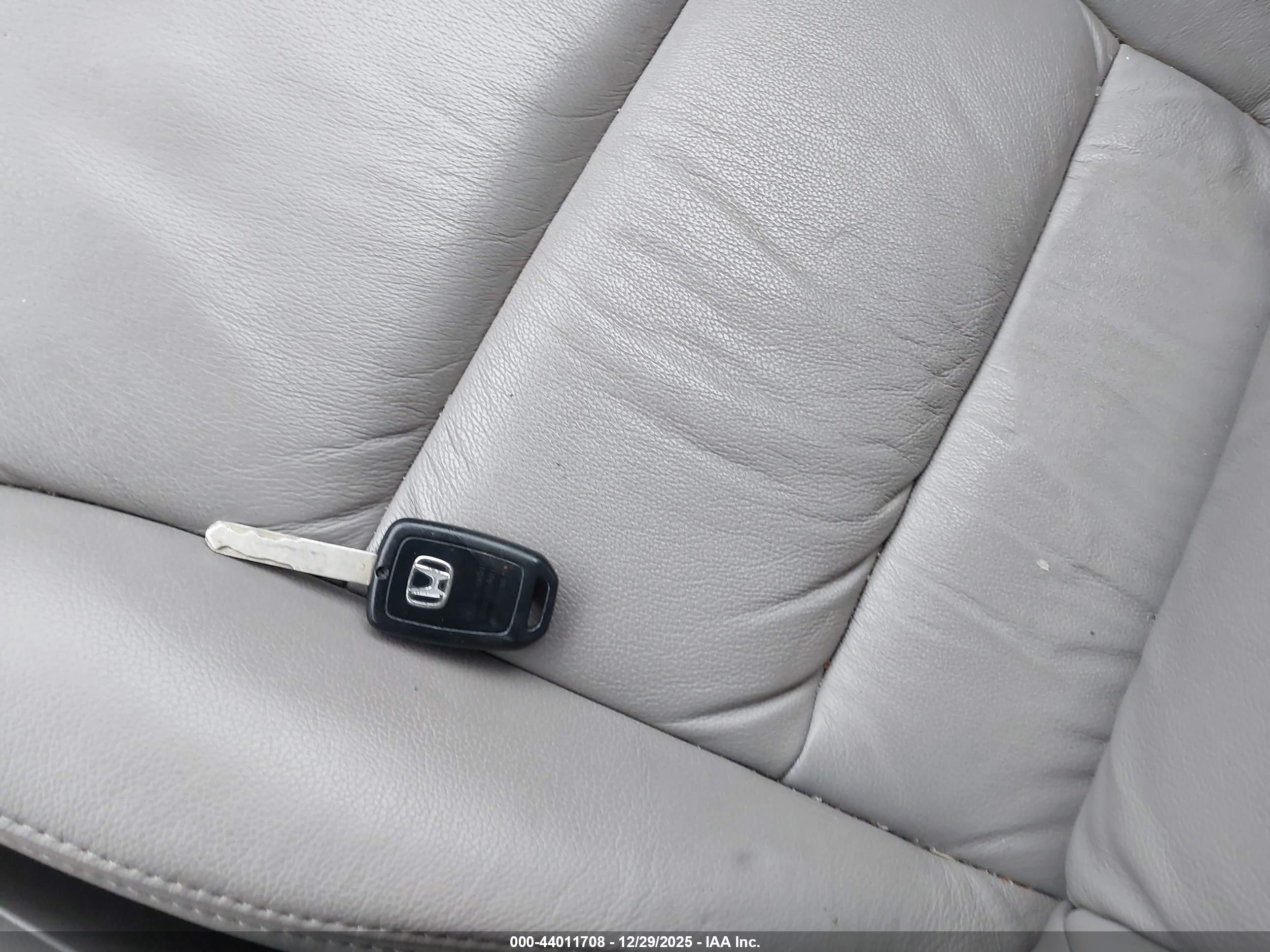 HONDA CR-V image 11