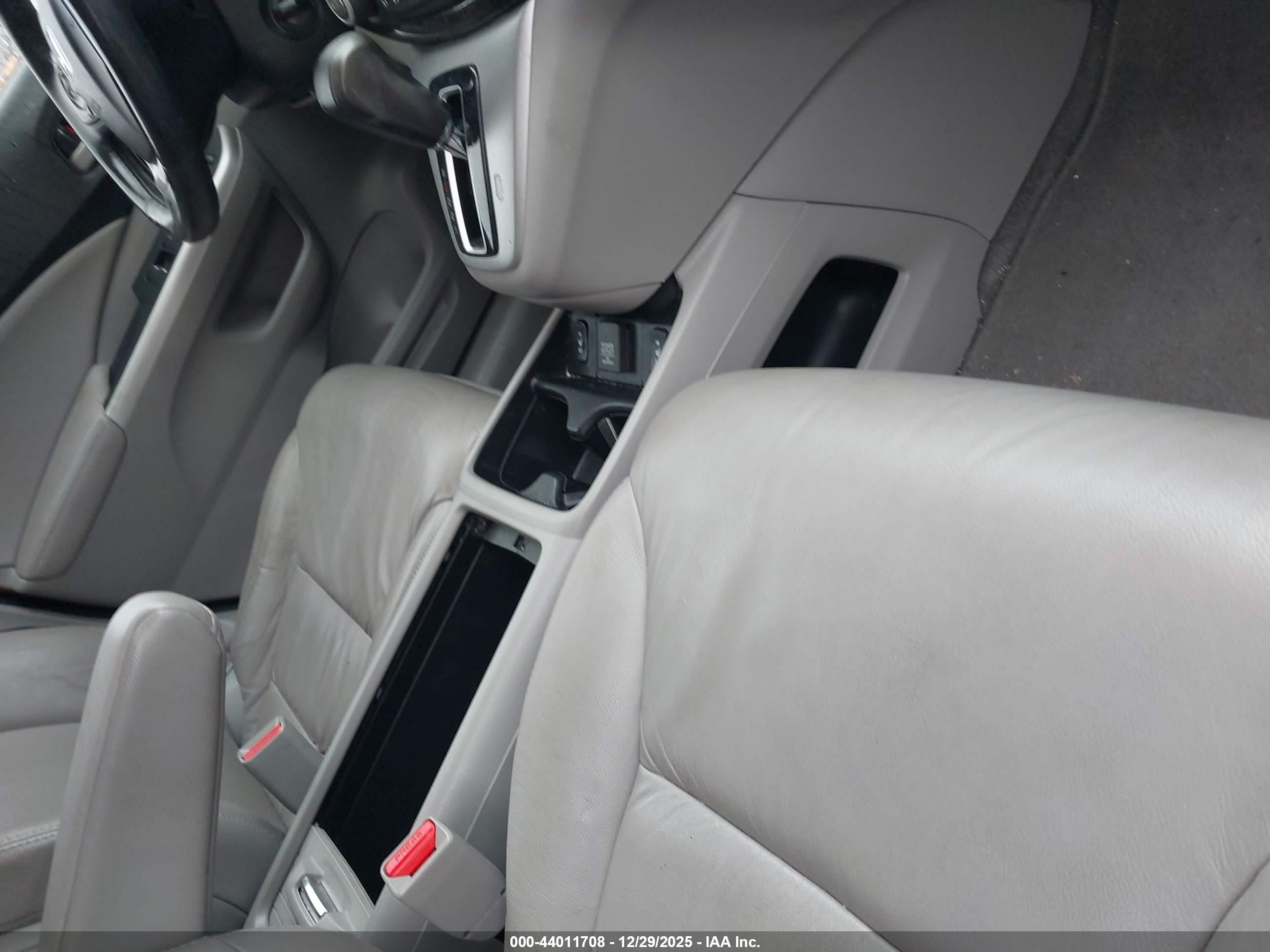 HONDA CR-V image 5