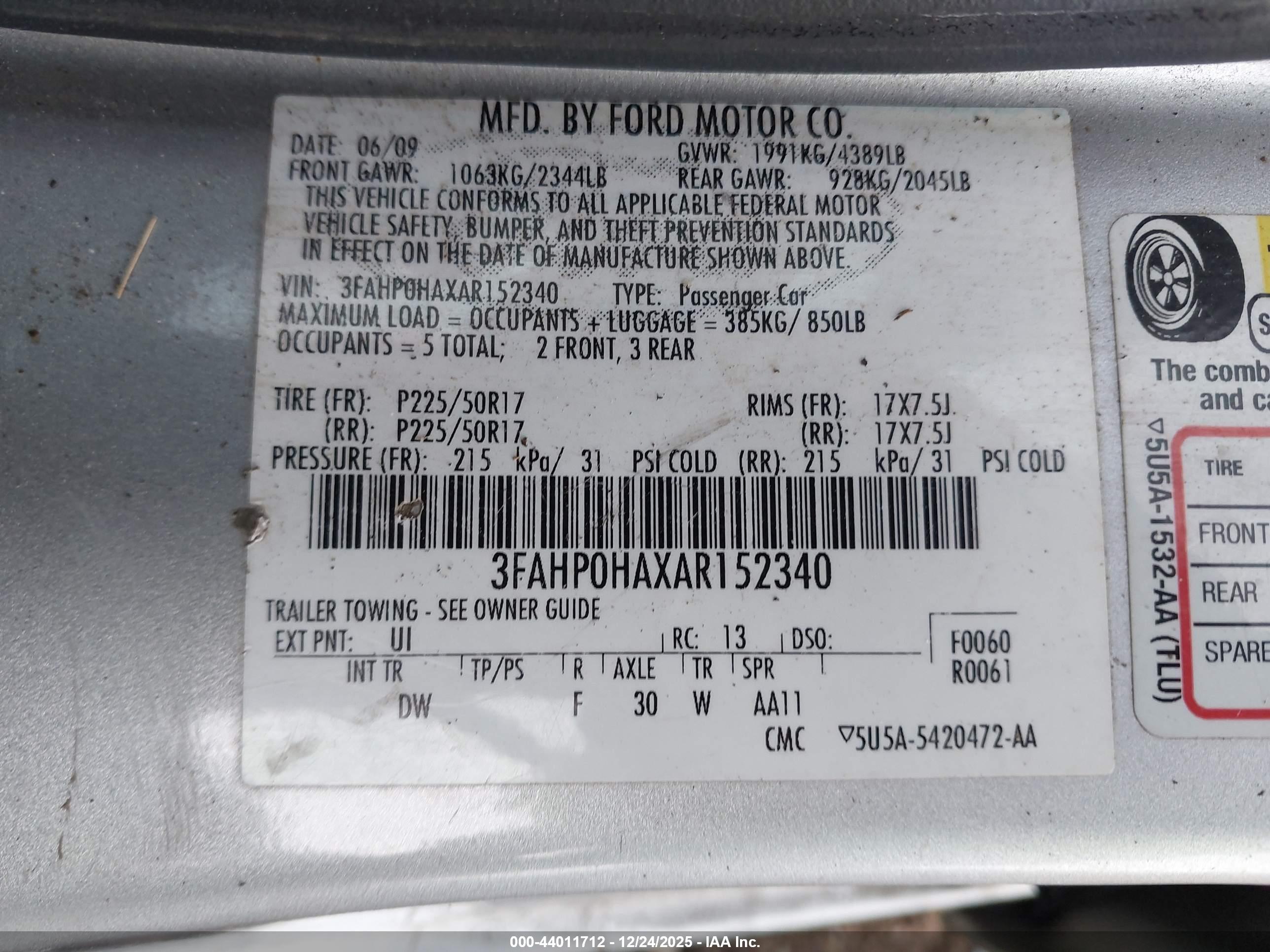 FORD FUSION image 9