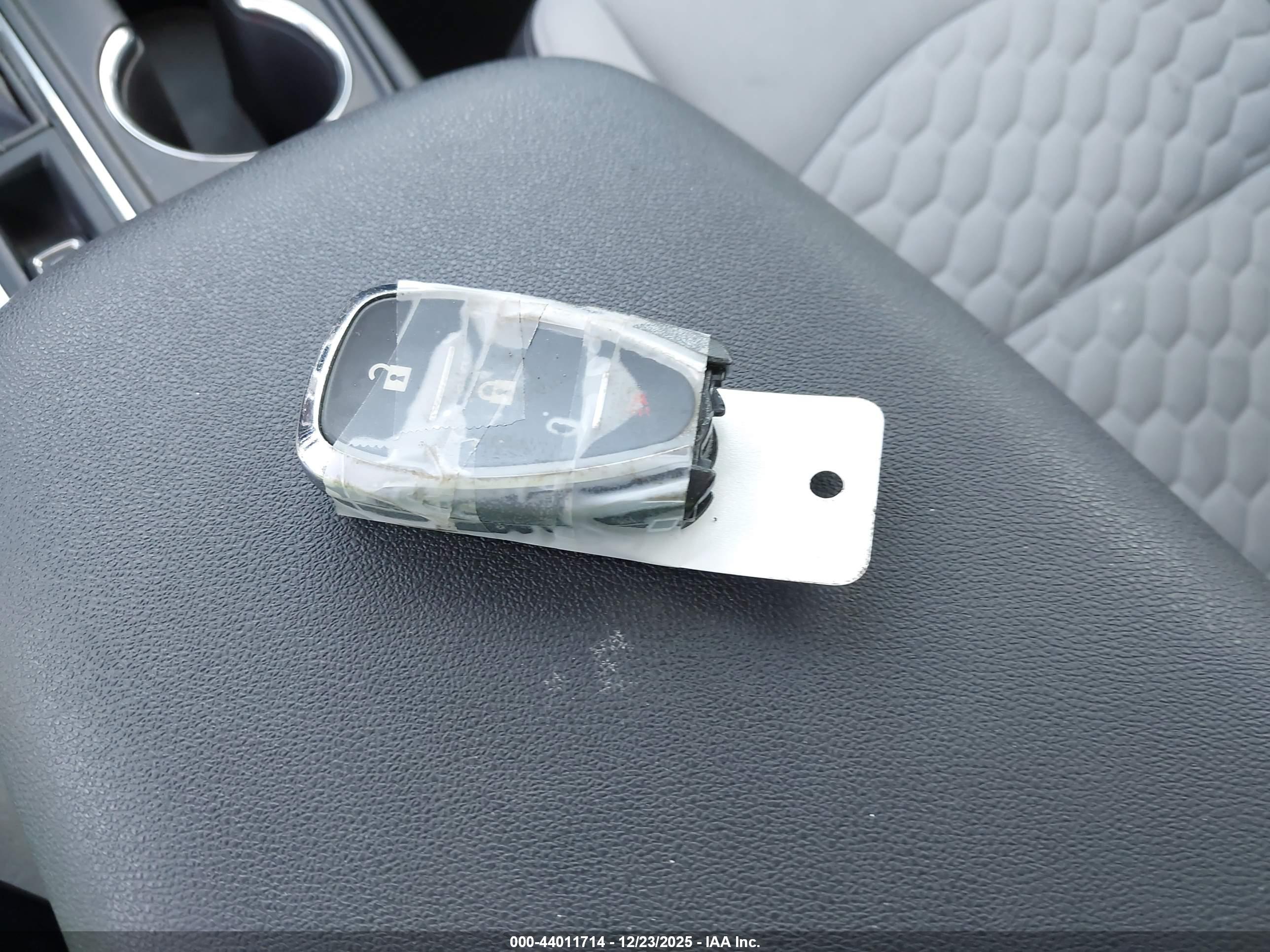 CHEVROLET EQUINOX image 11