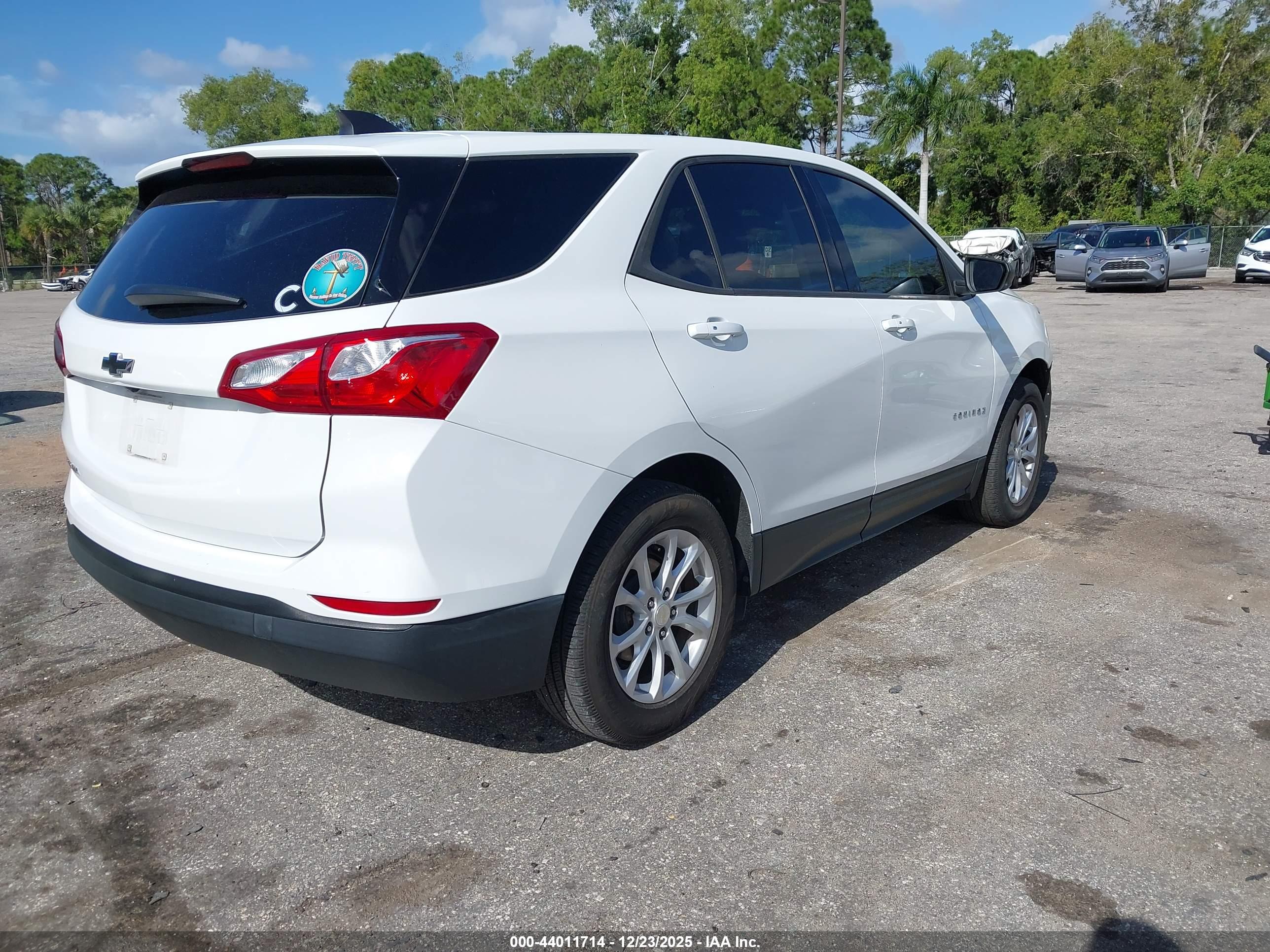 CHEVROLET EQUINOX image 4