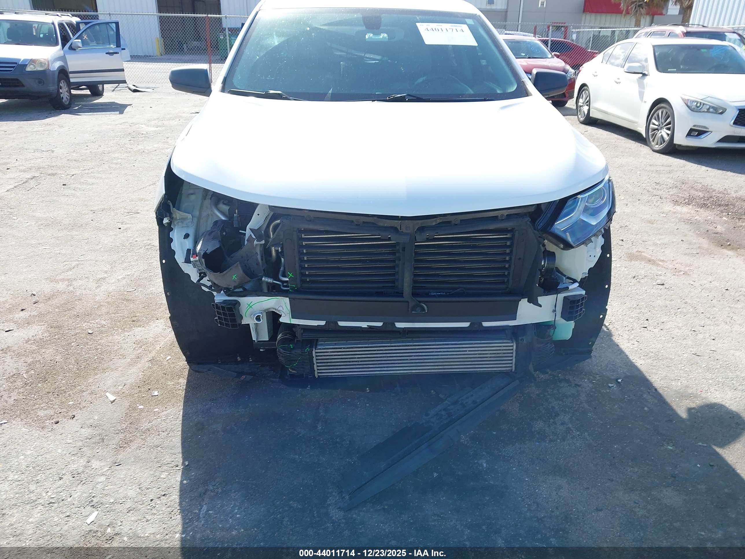 CHEVROLET EQUINOX image 6