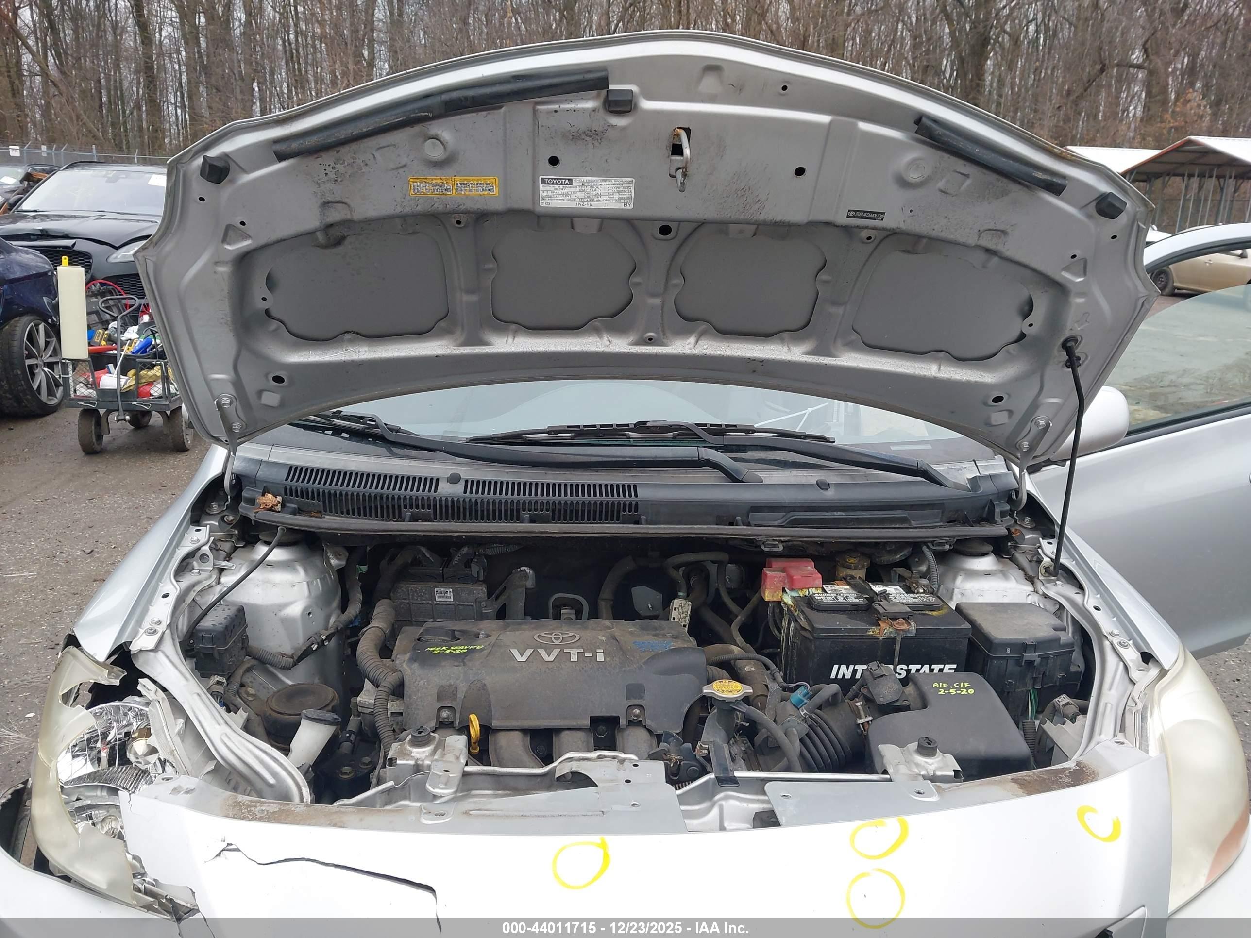 TOYOTA YARIS image 10