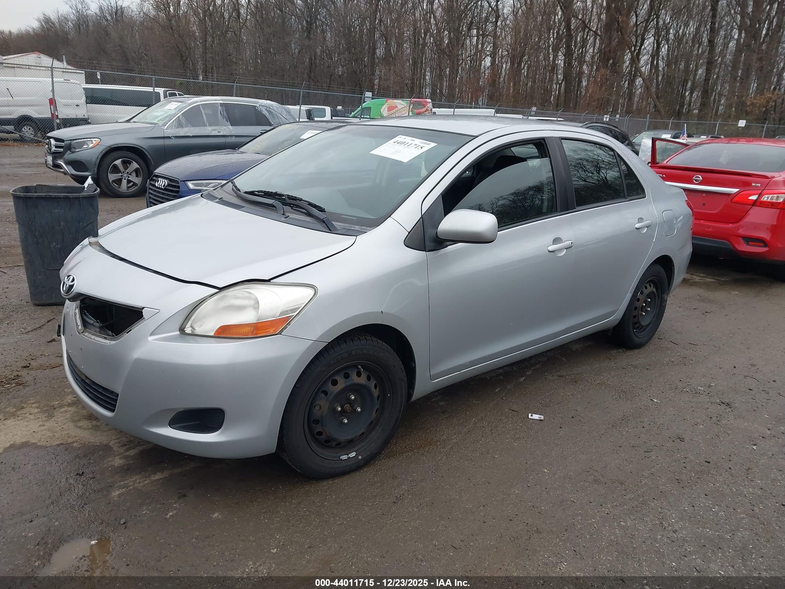 TOYOTA YARIS image 2