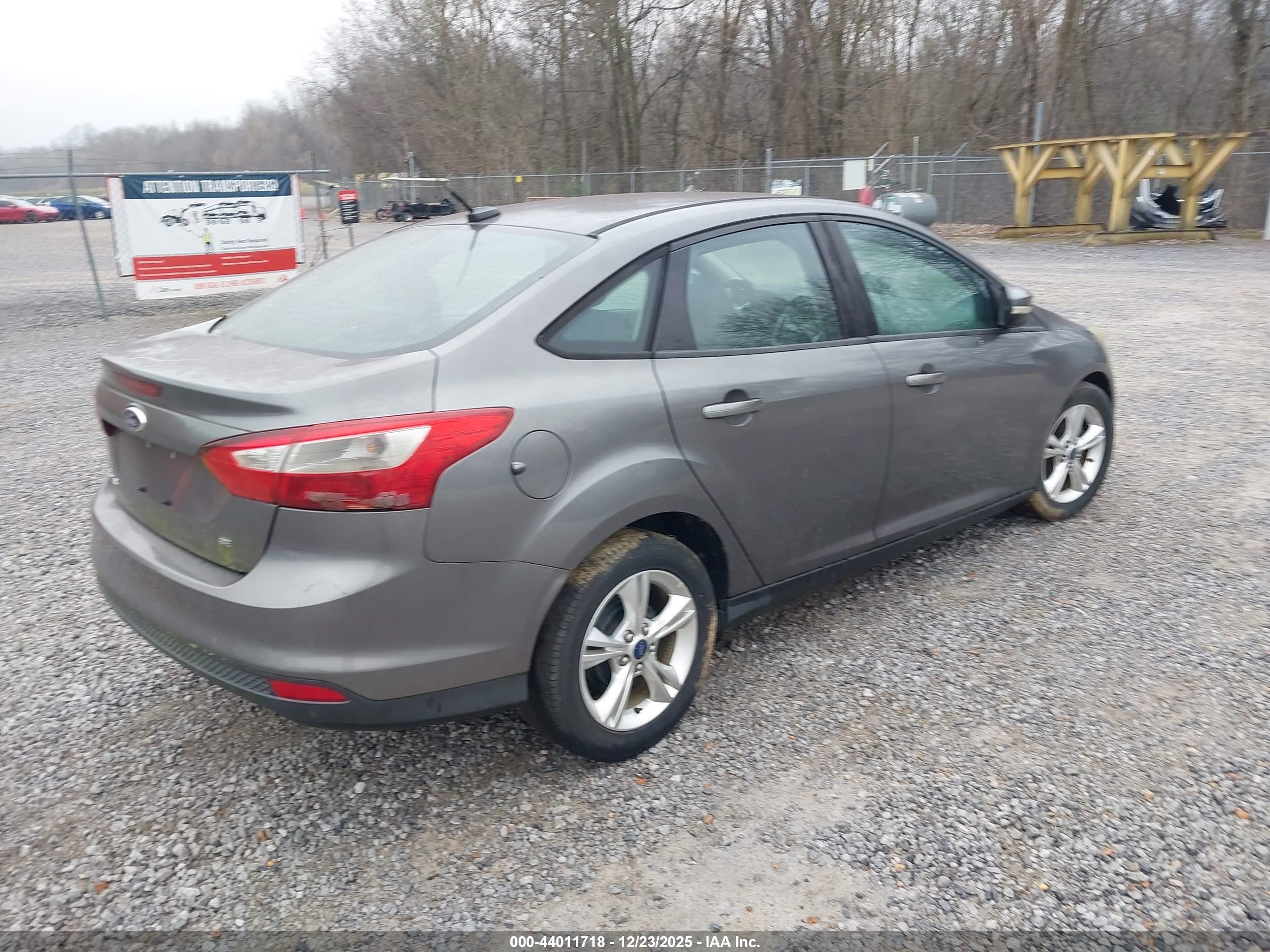 FORD FOCUS image 4