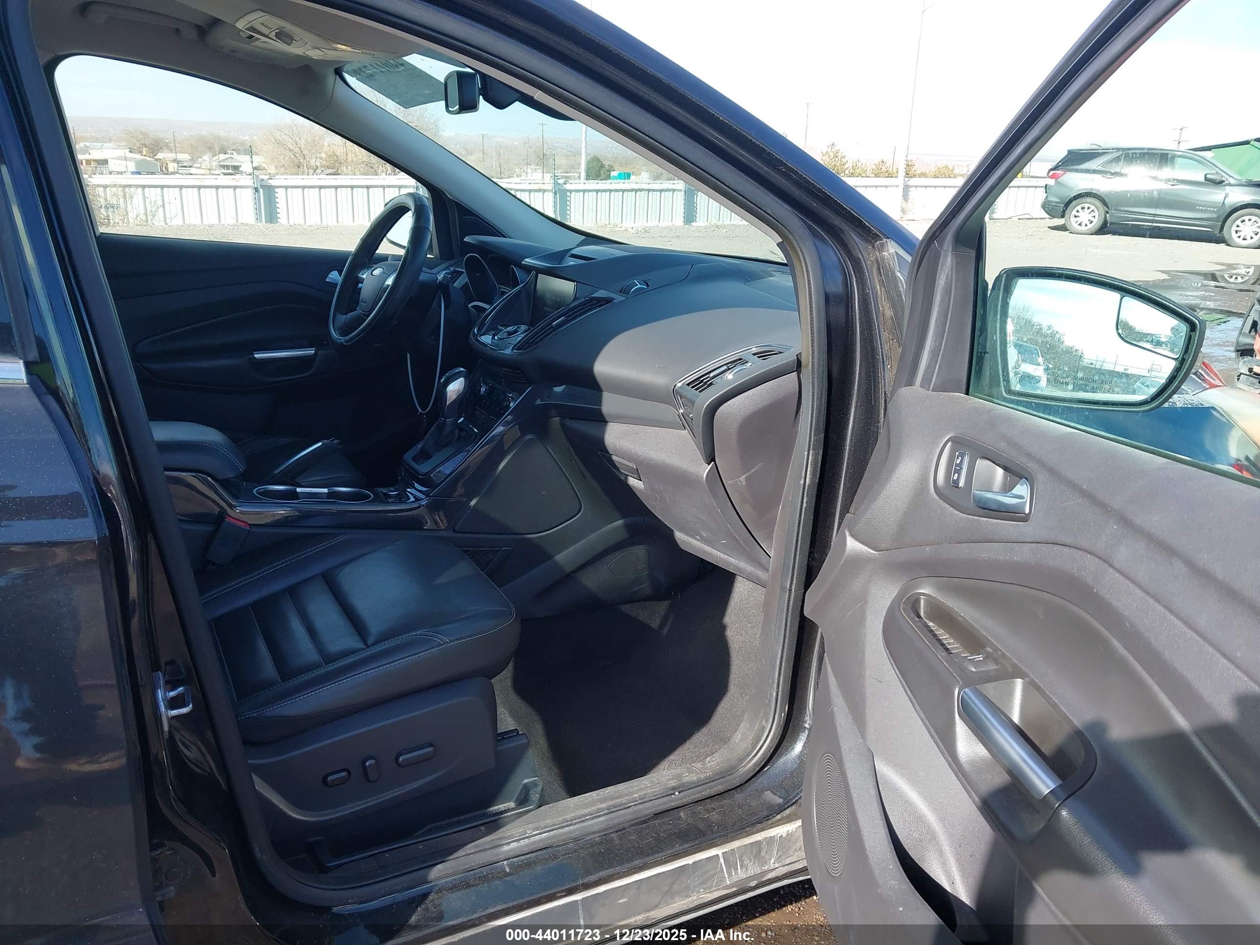 FORD ESCAPE image 5