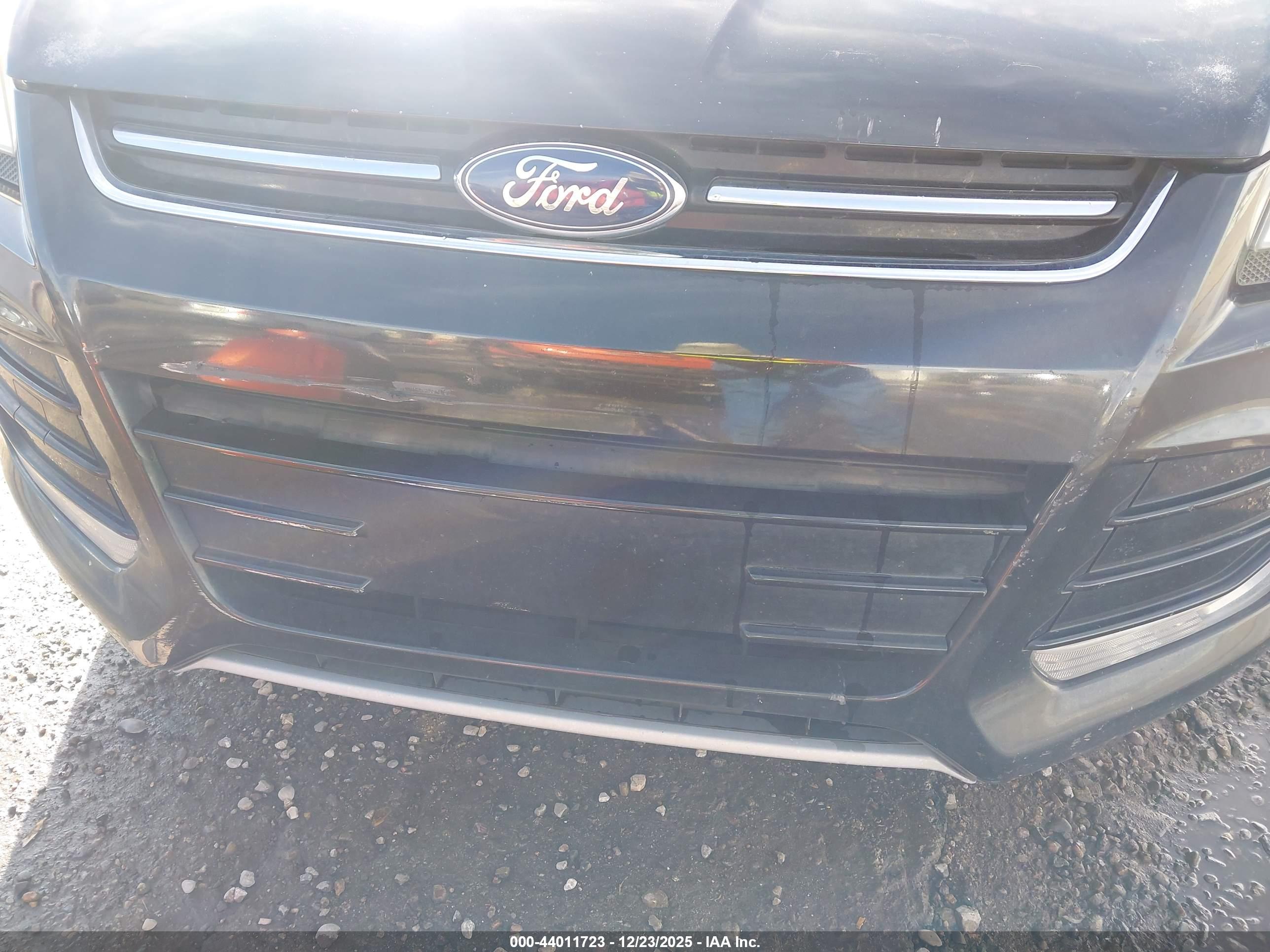 FORD ESCAPE image 6