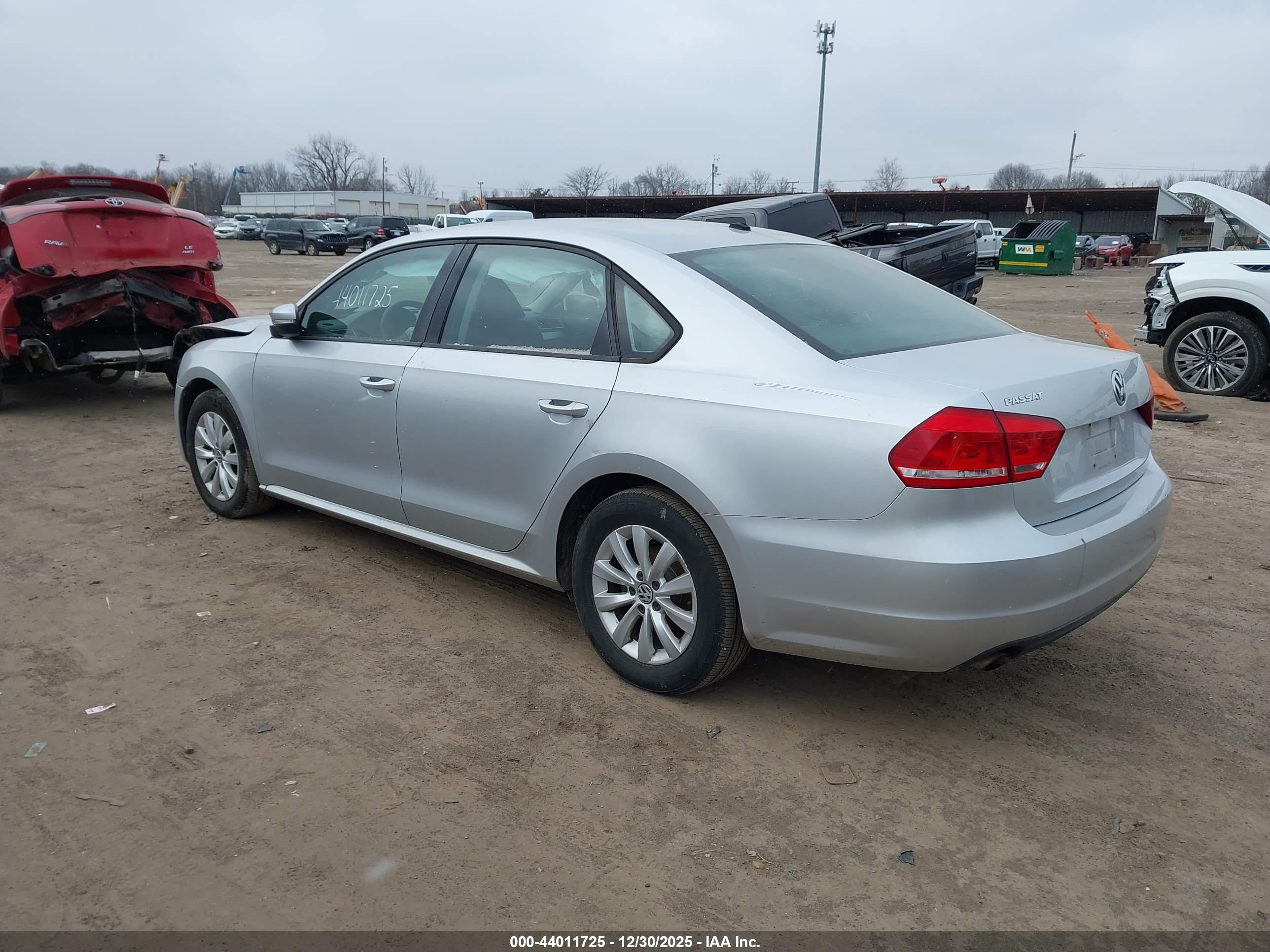 VOLKSWAGEN PASSAT image 3