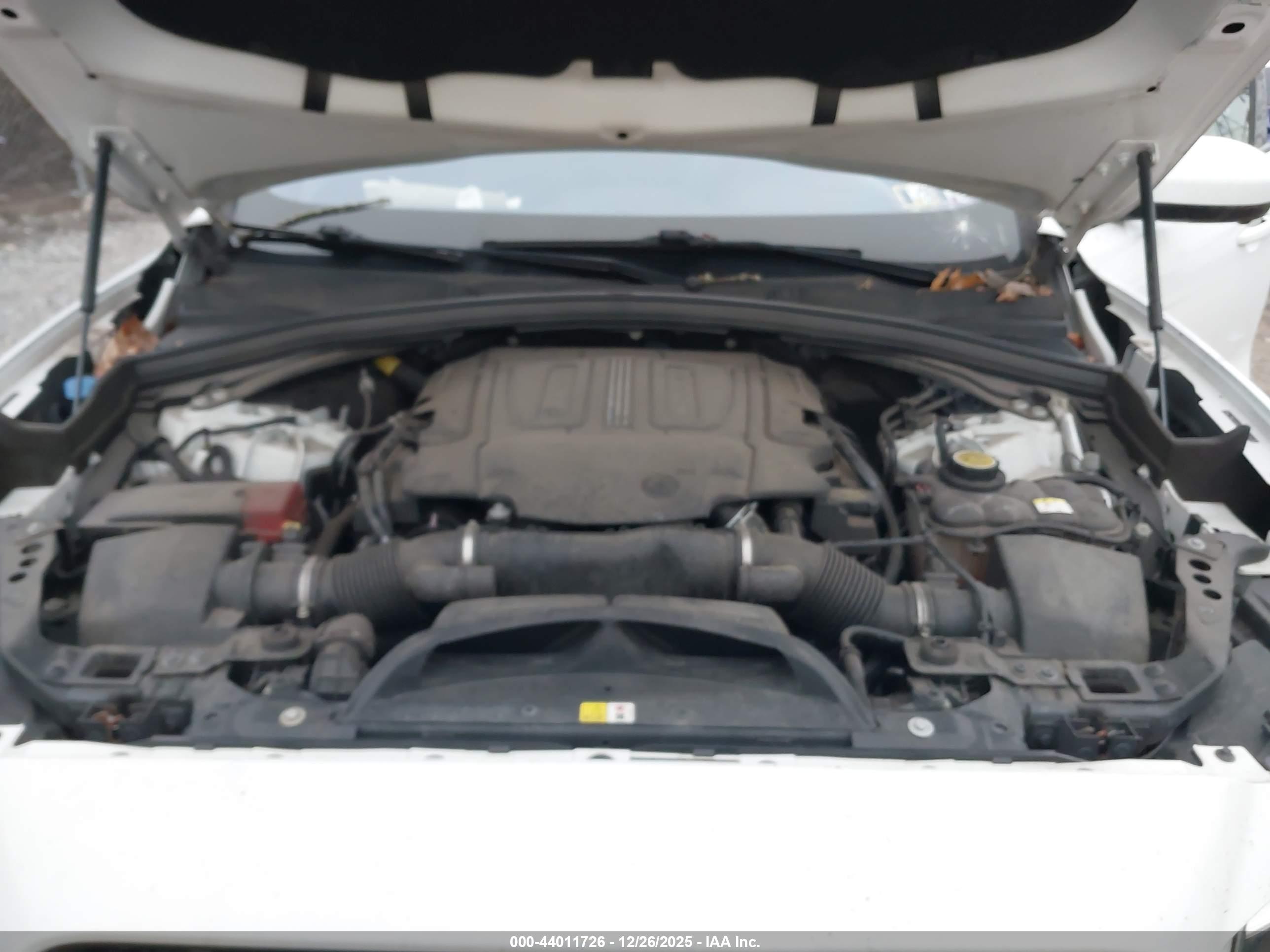 JAGUAR F-PACE image 10