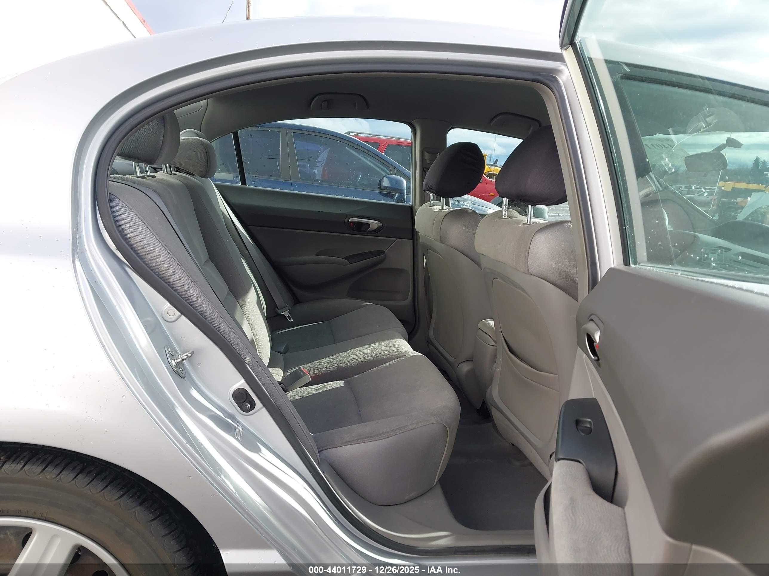 HONDA CIVIC image 8