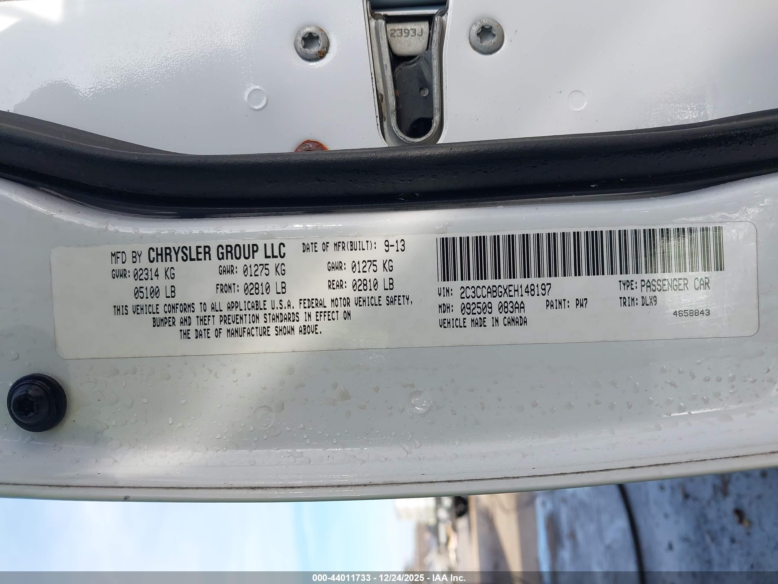 CHRYSLER 300 image 9