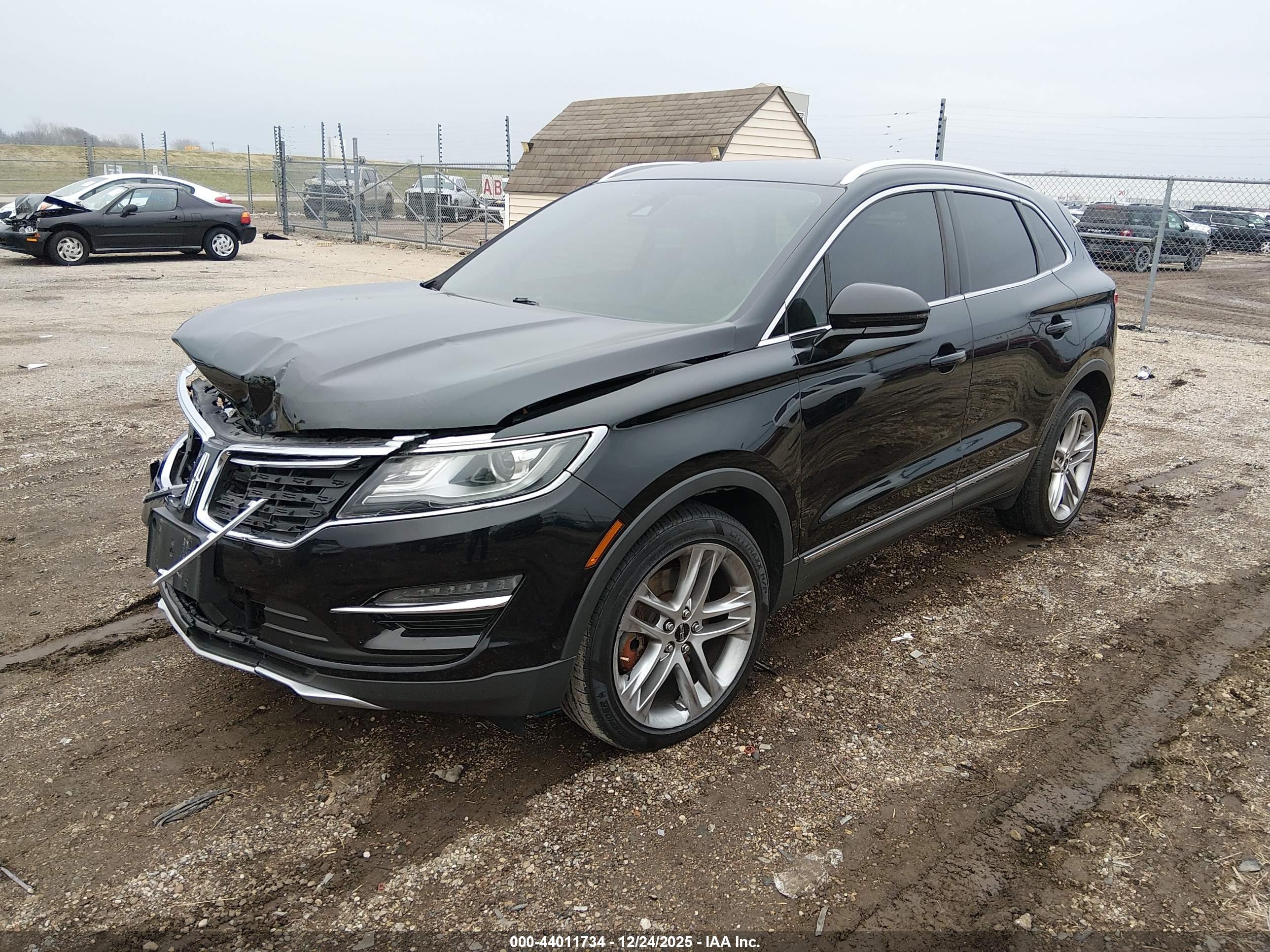 LINCOLN MKC image 2