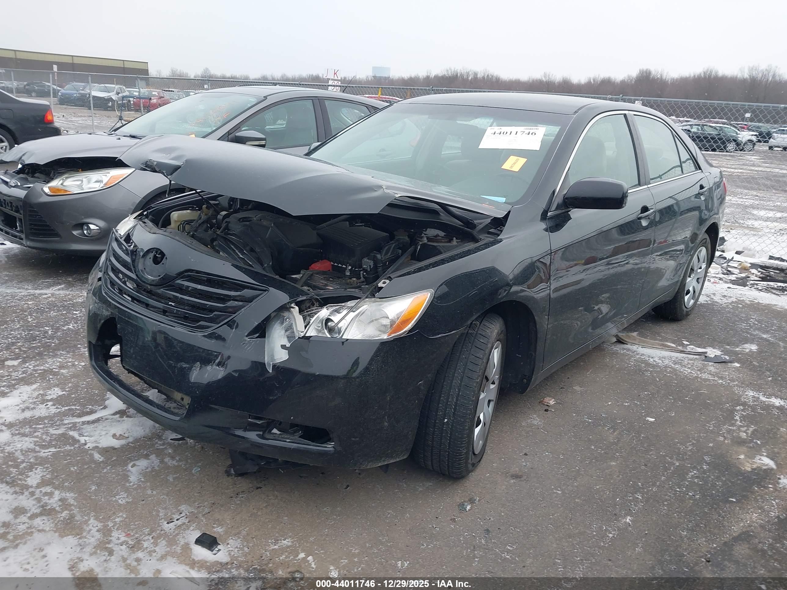 TOYOTA CAMRY image 2