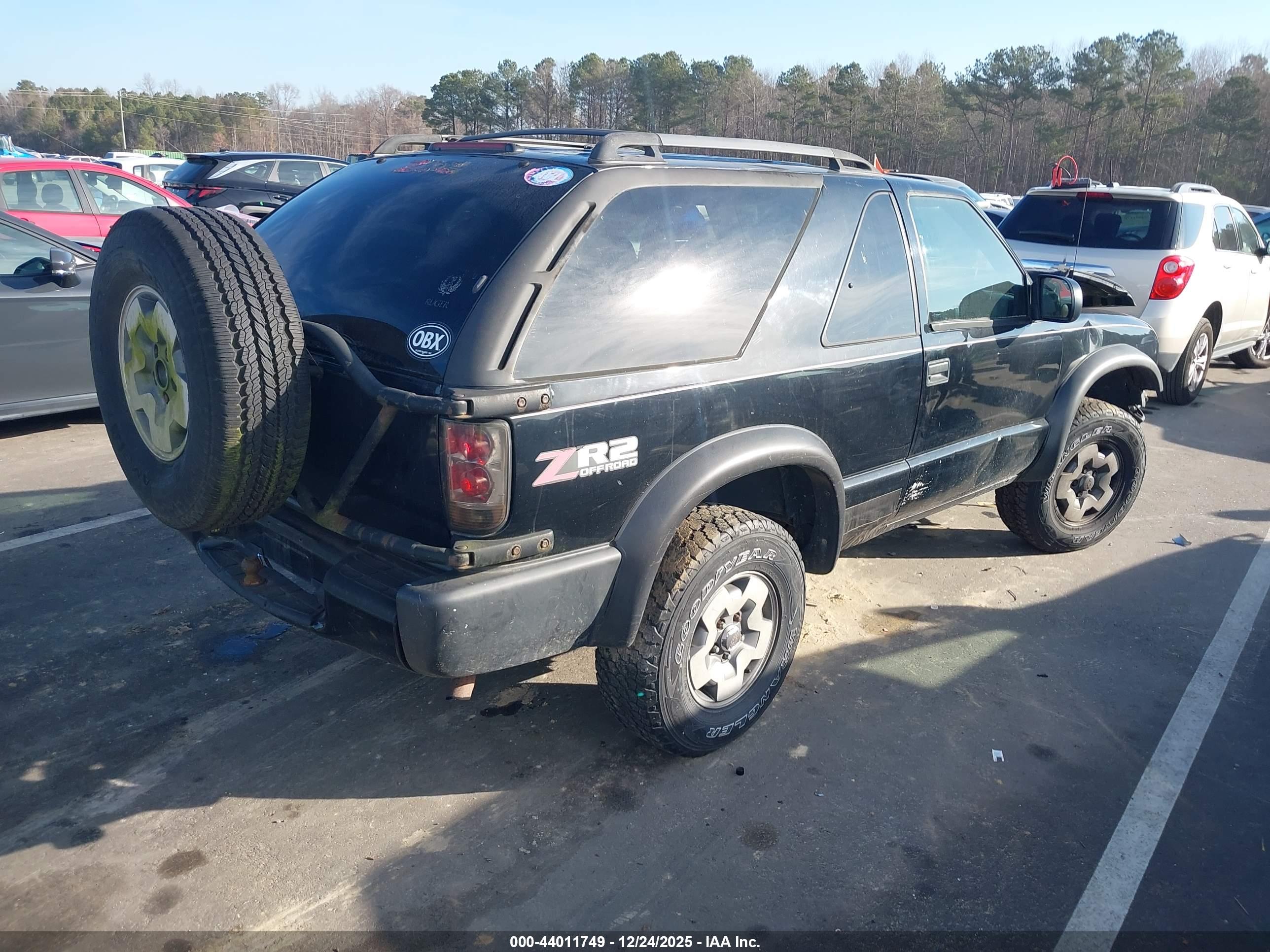 CHEVROLET BLAZER image 4