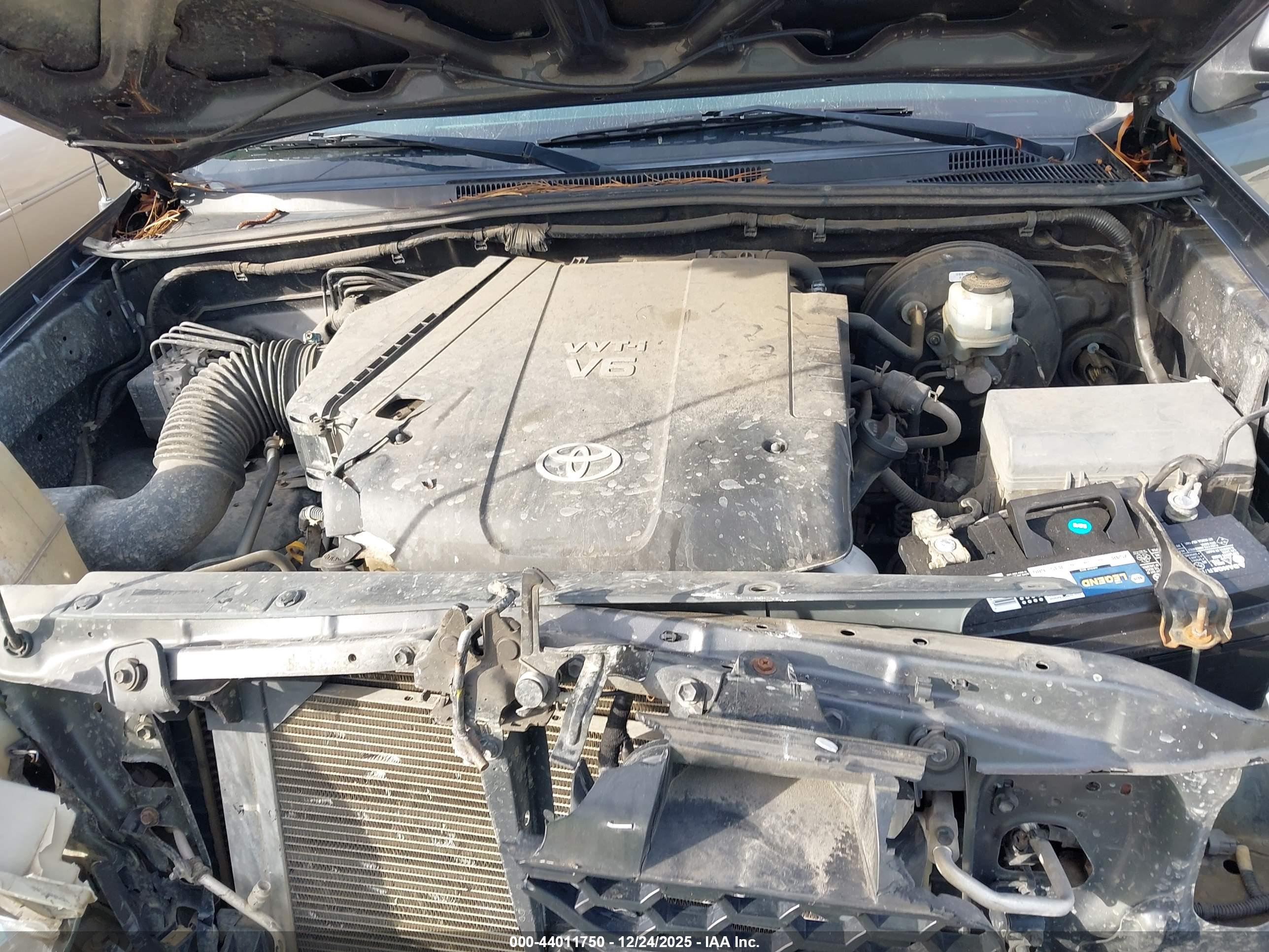 TOYOTA TACOMA image 10
