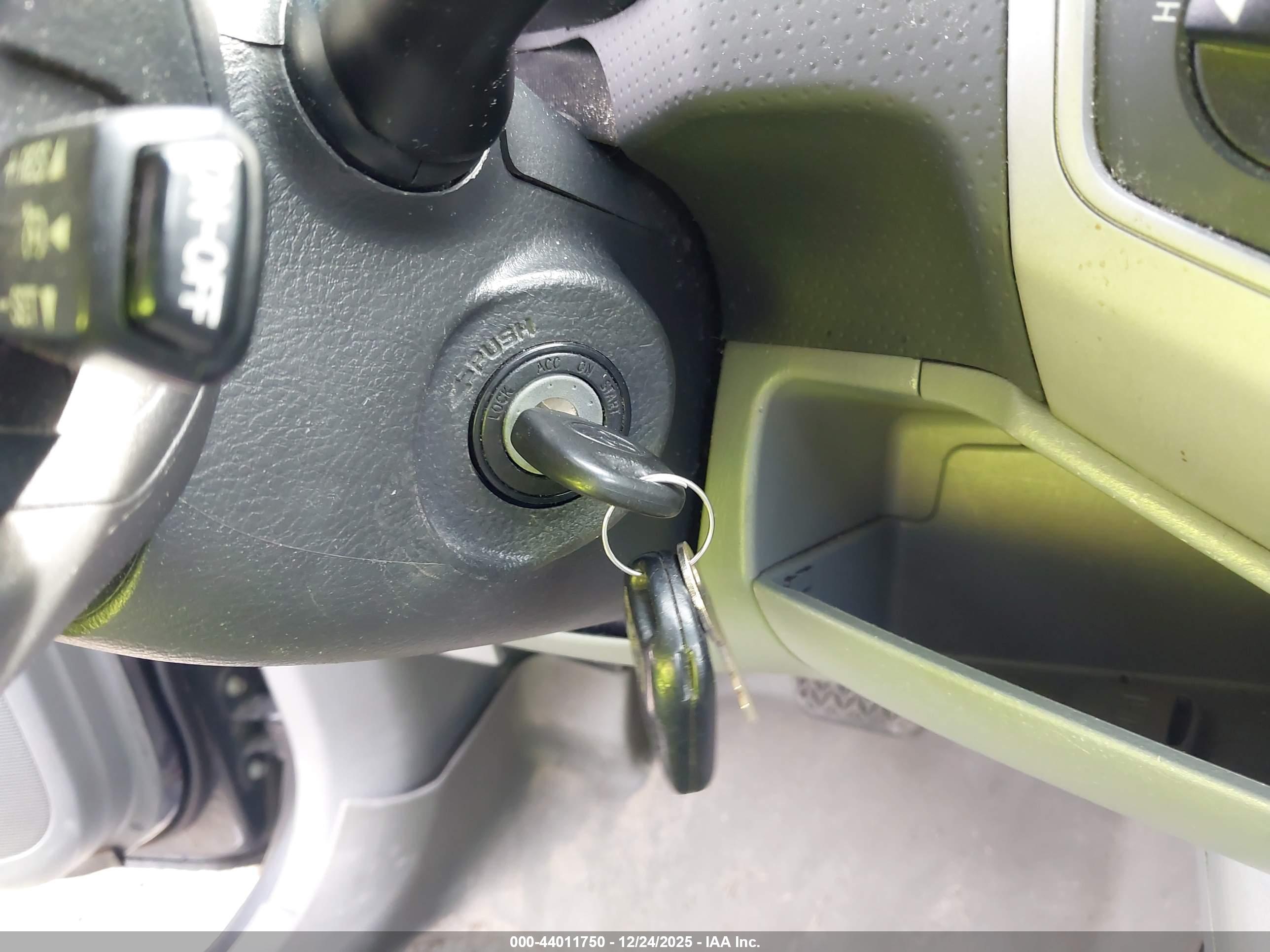 TOYOTA TACOMA image 11