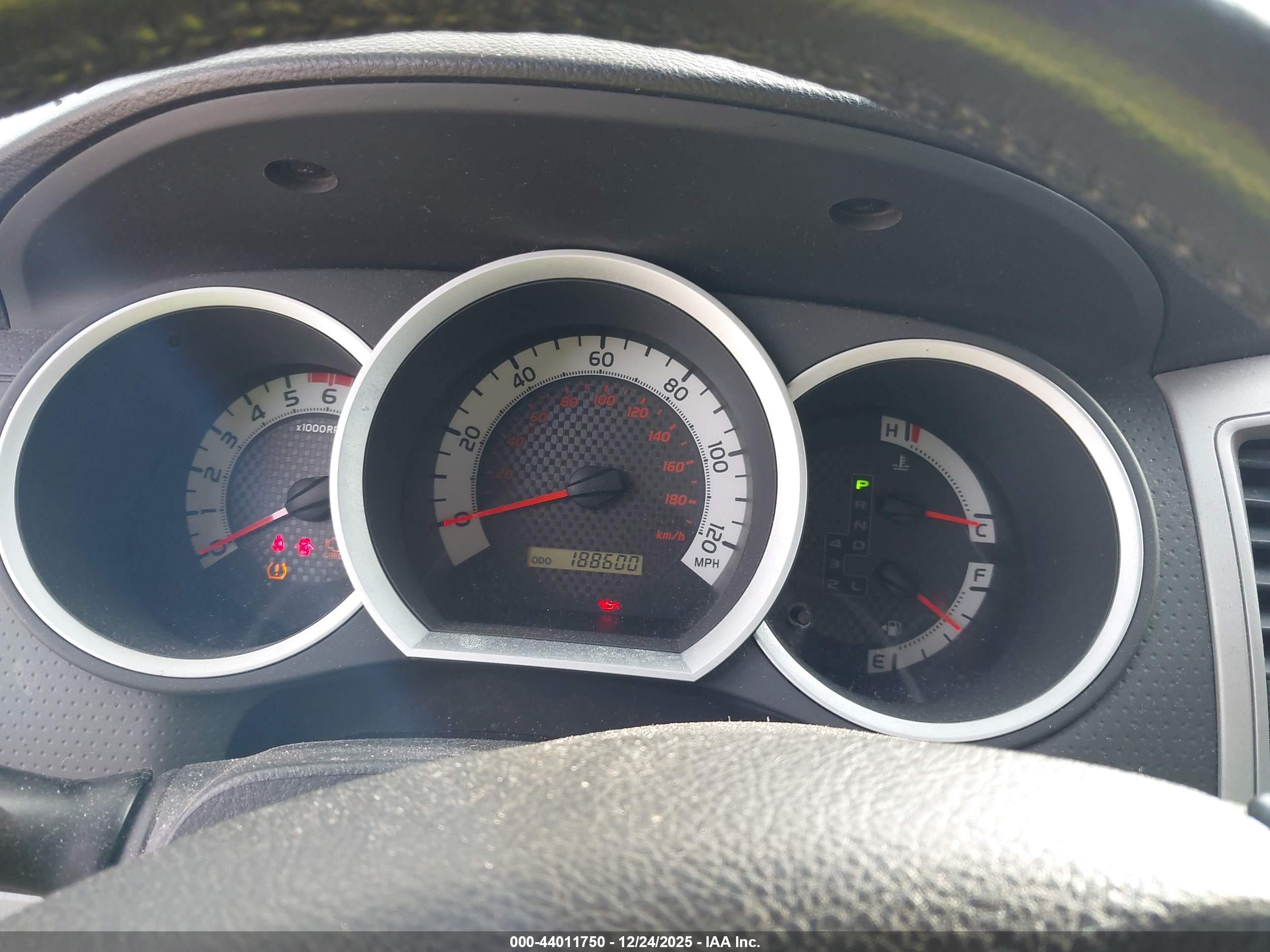 TOYOTA TACOMA image 7